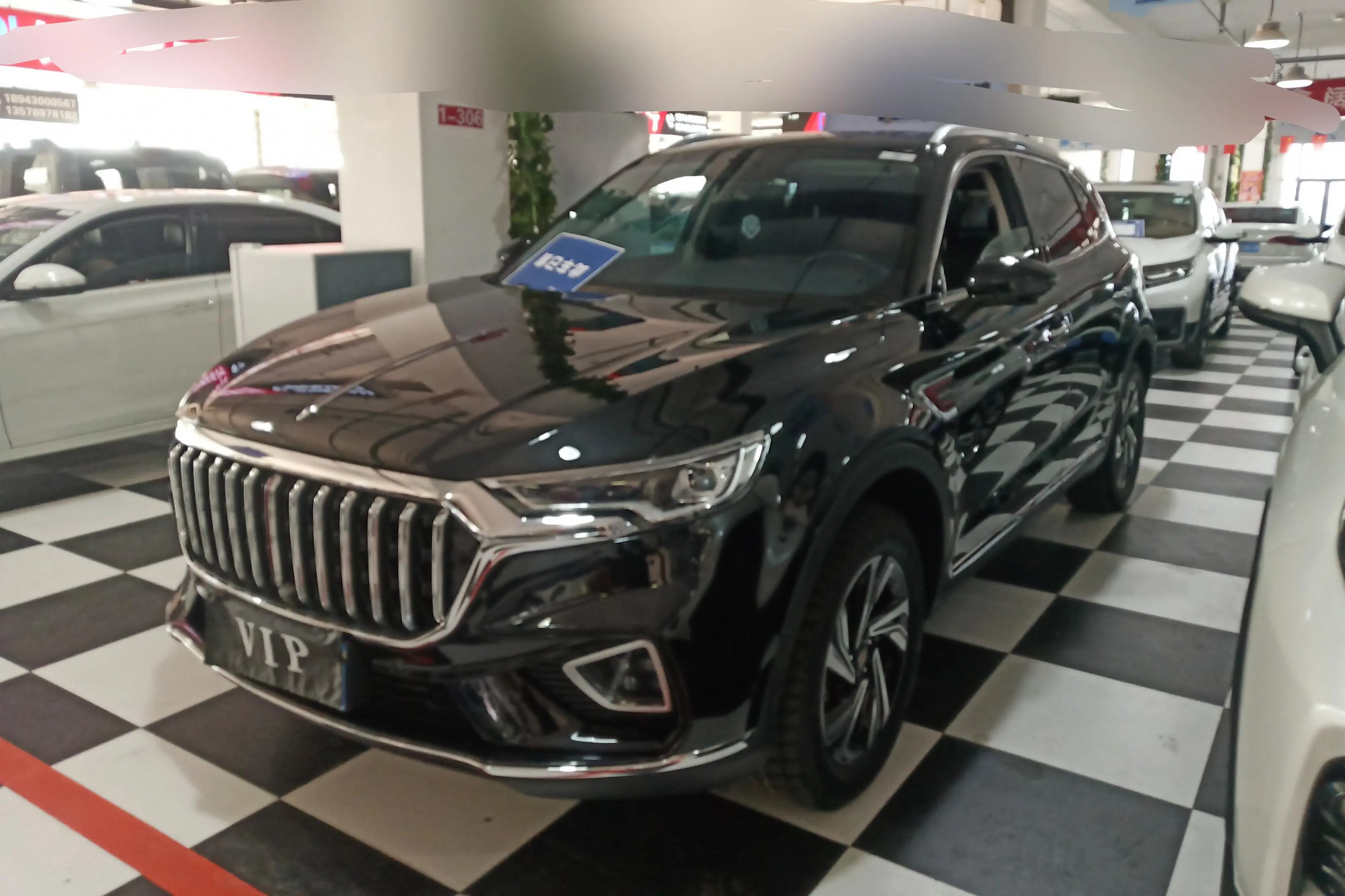 Hongqi HS5  из Китая