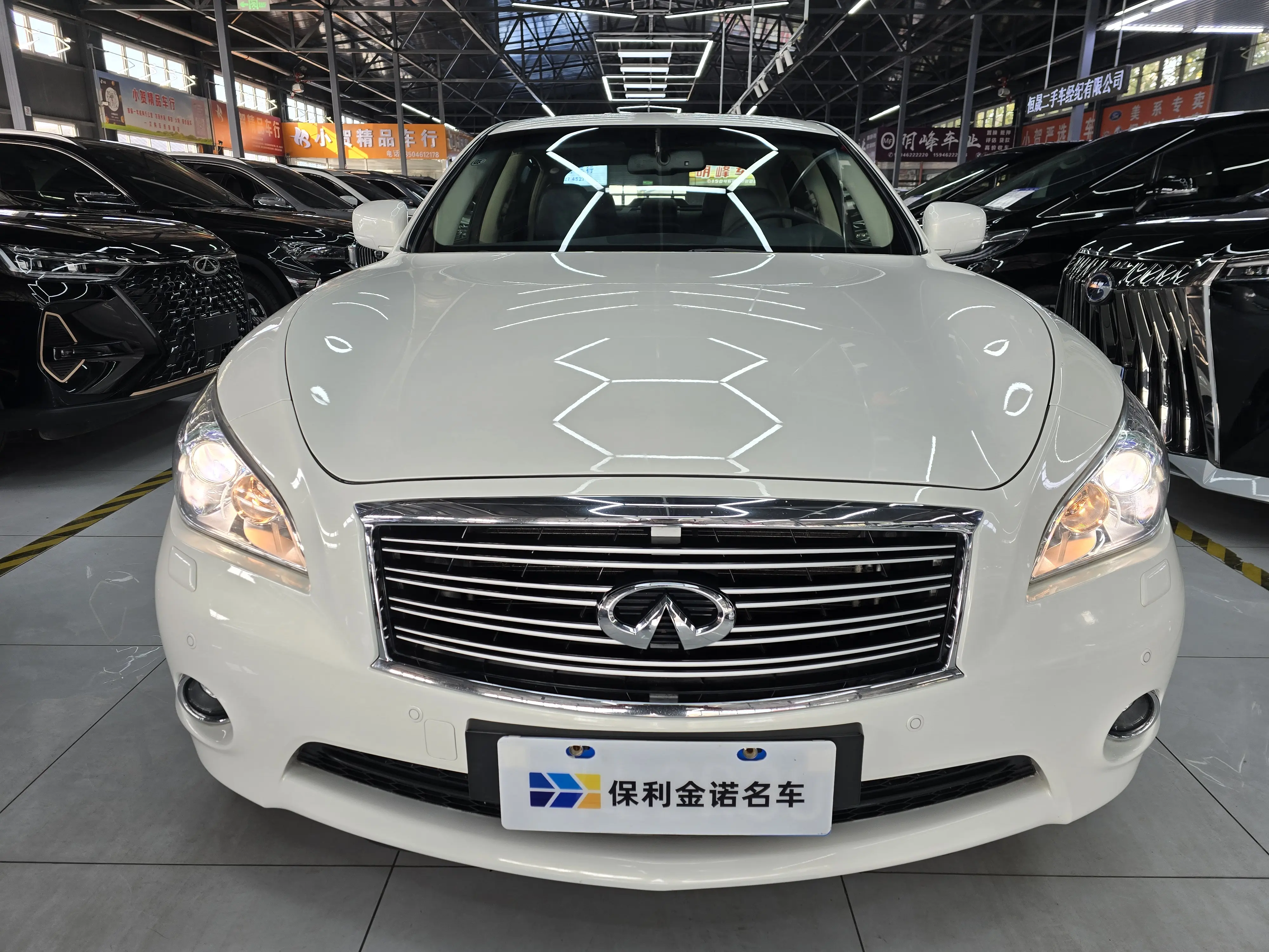 Infiniti Q70  из Китая