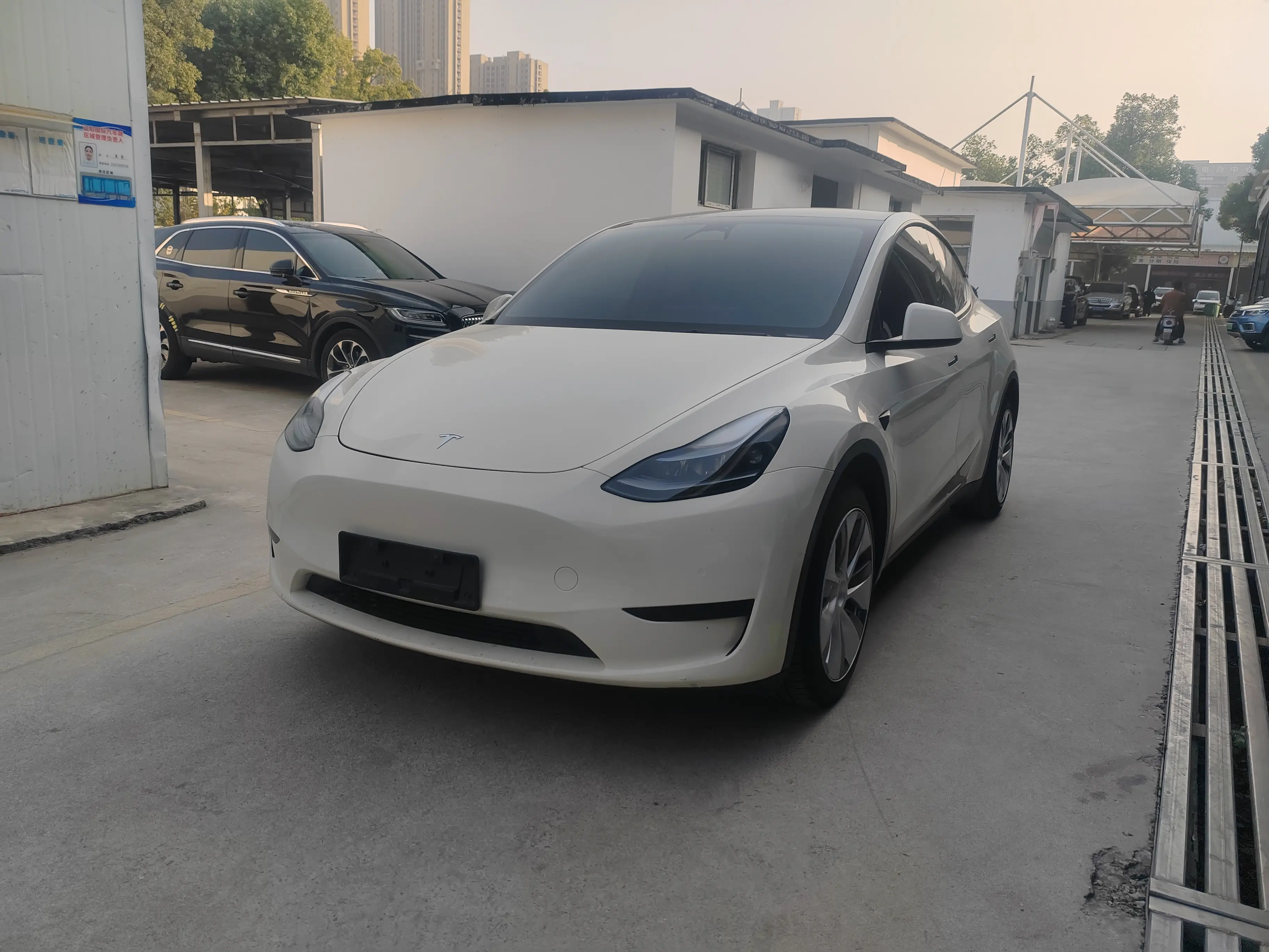 Tesla Model Y  из Китая