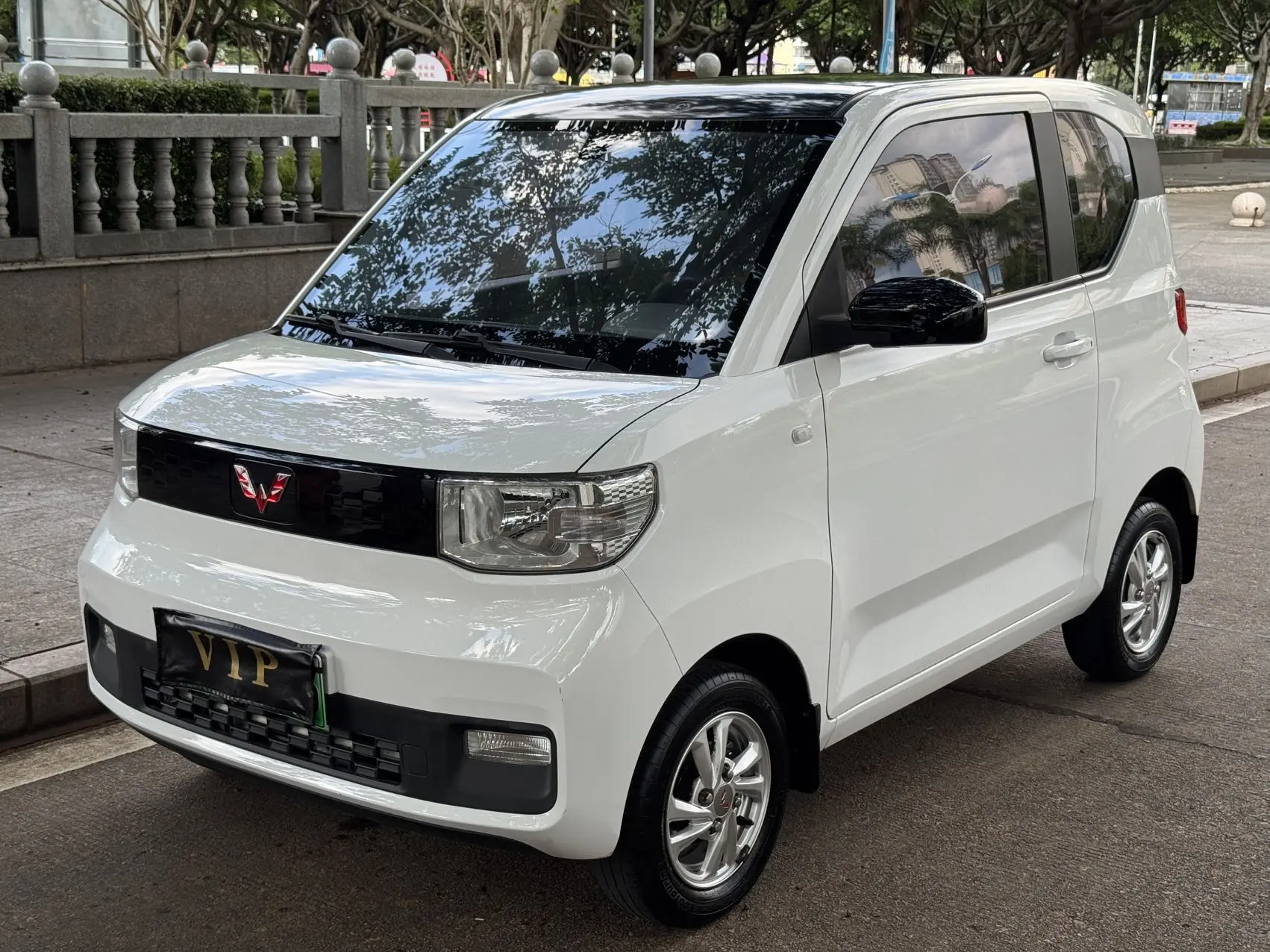 Wuling Hongguang MINIEV  из Китая
