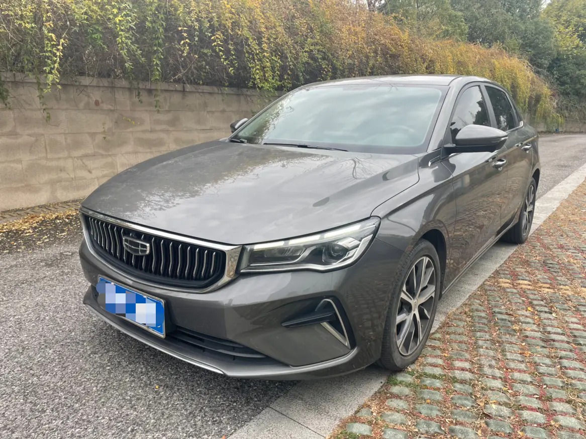 Geely Emgrand  из Китая