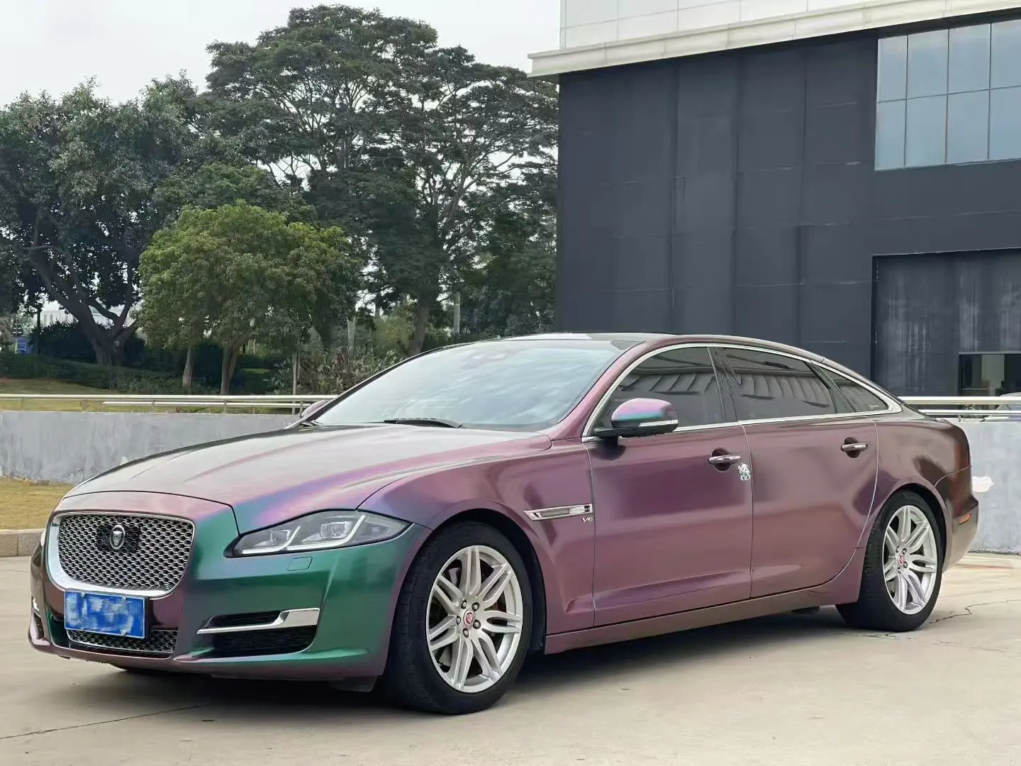 Jaguar XJ