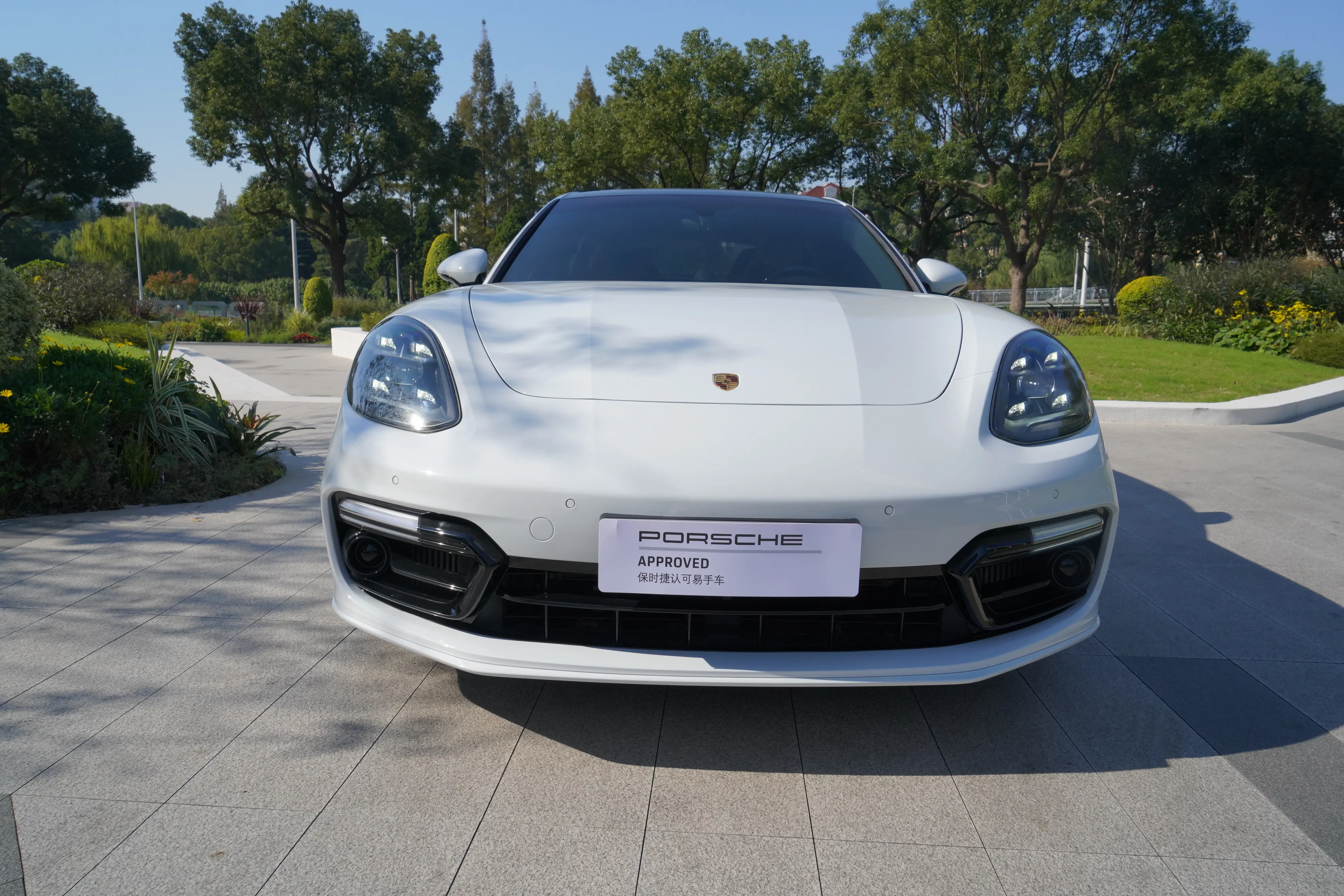 Porsche Panamera E-Hybrid  из Китая