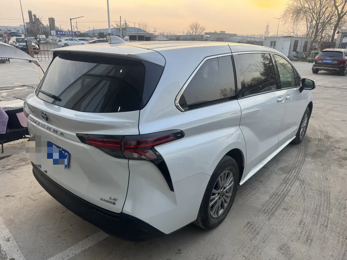 Toyota Sienna  из Китая