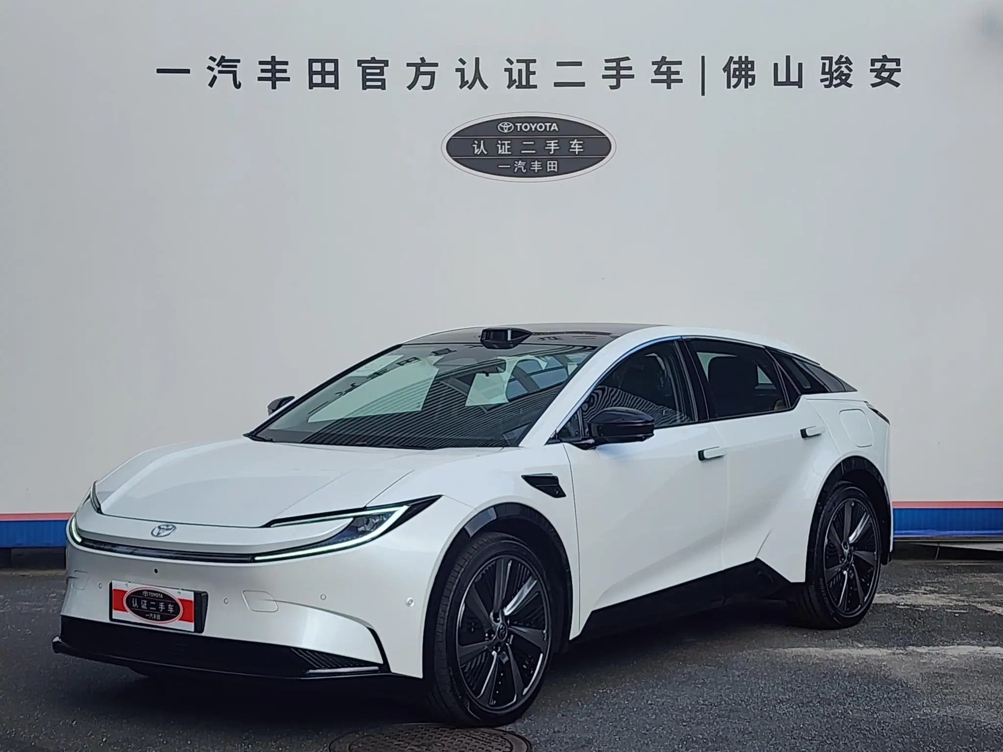 Toyota bZ5  из Китая