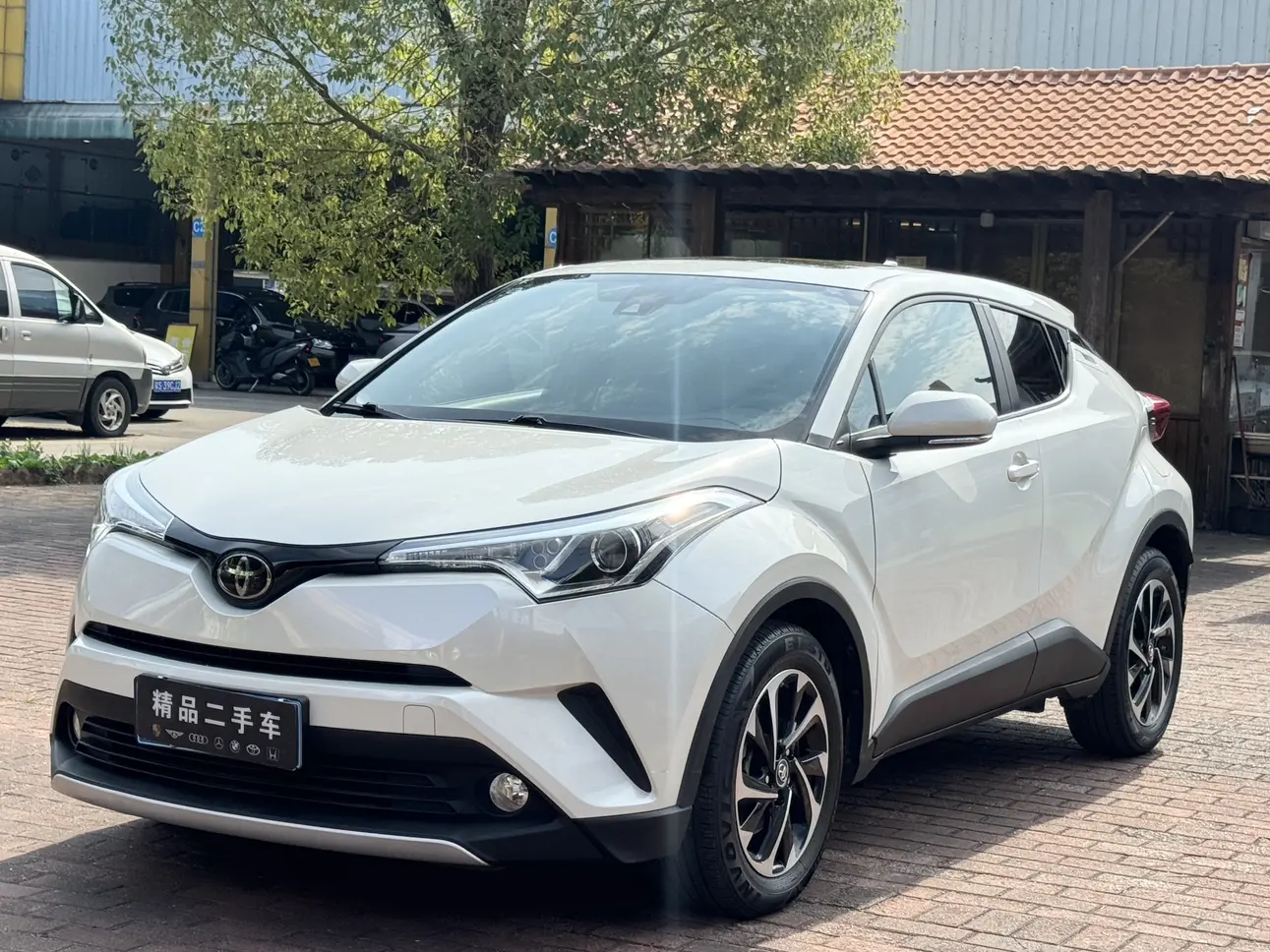 Toyota C-HR Hybrid (Yize IZOA)  из Китая