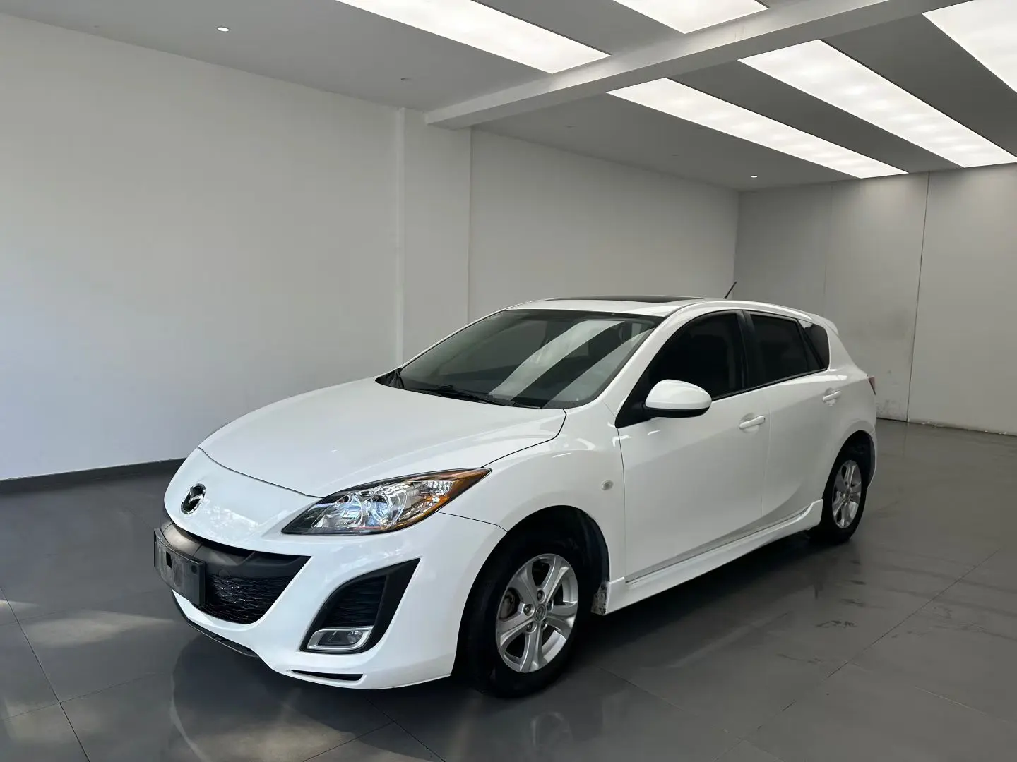 Mazda Axela (Mazda3)  из Китая