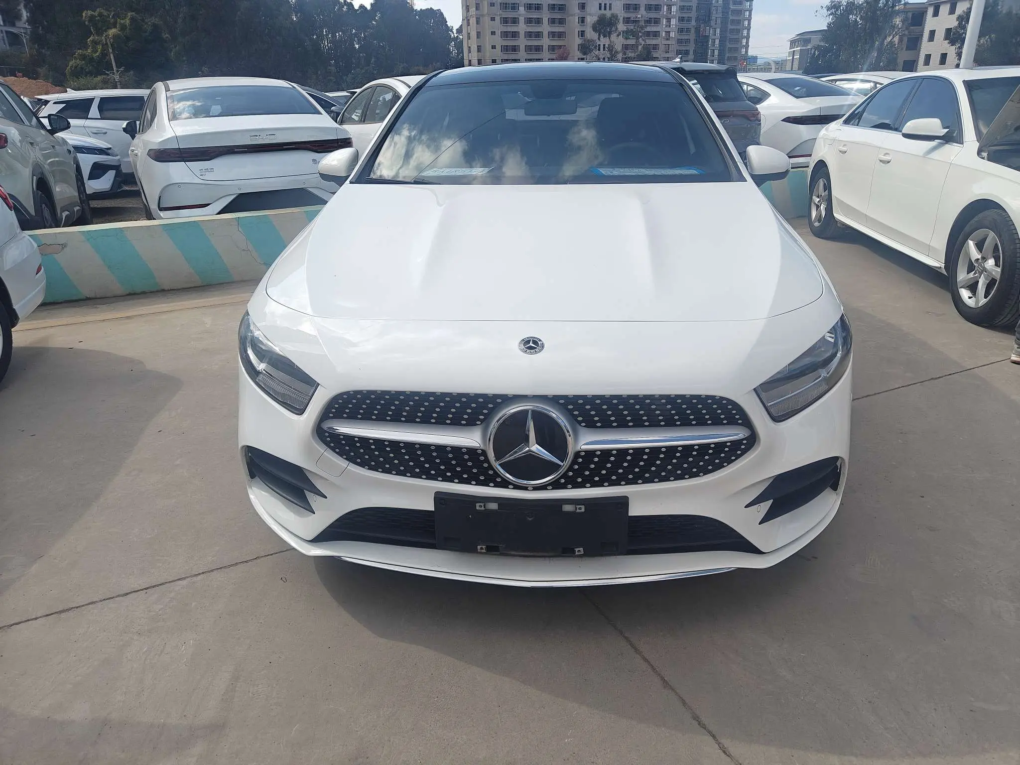 Mercedes-Benz Mercedes Benz A Class  из Китая