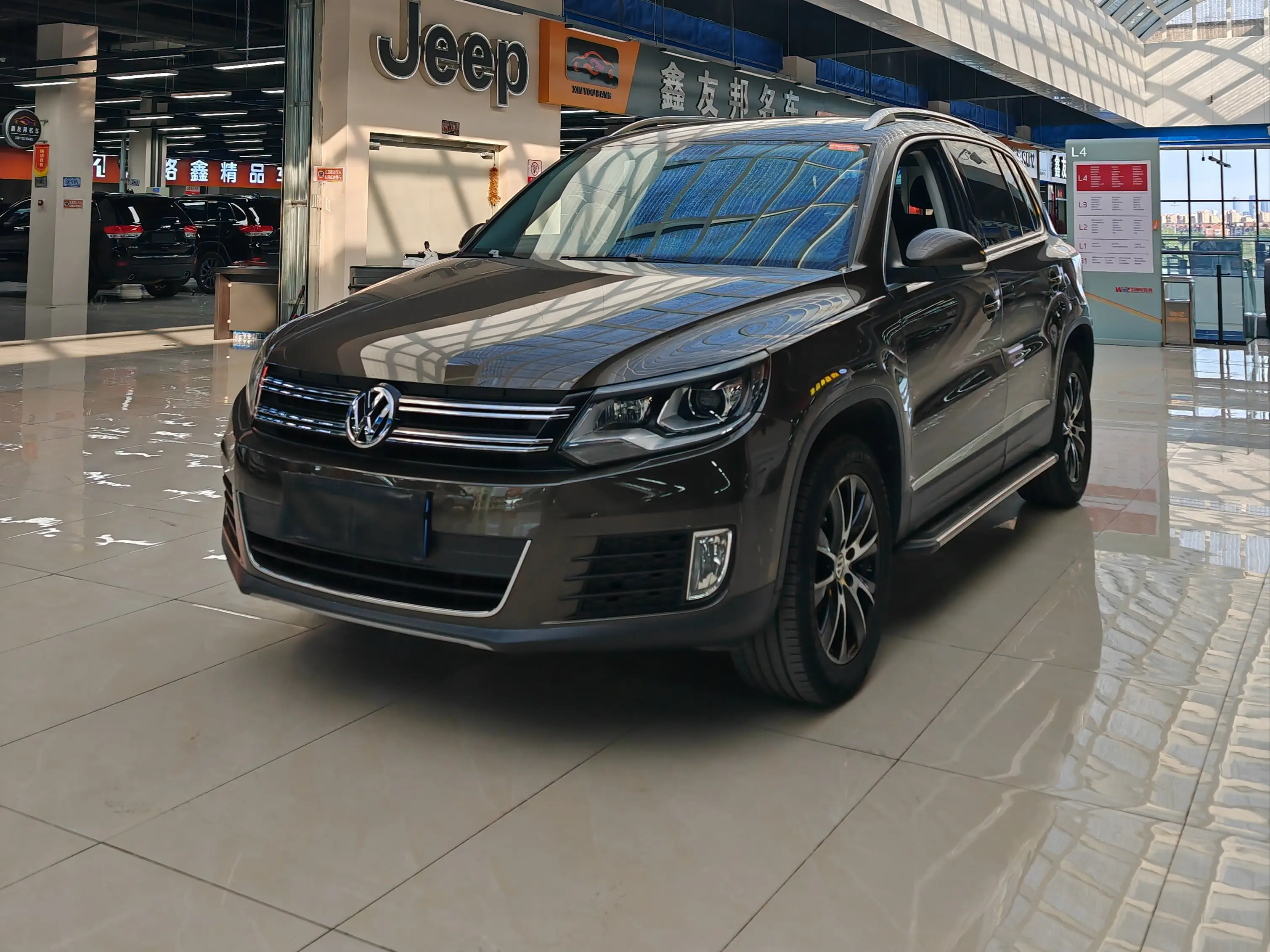 Volkswagen Tiguan  из Китая