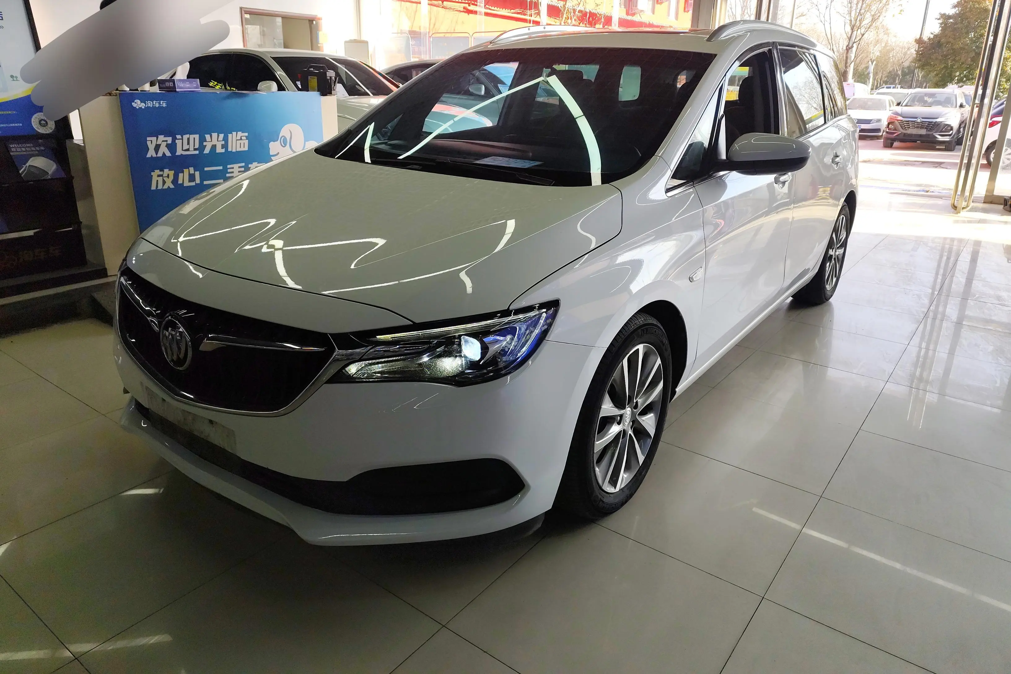 Buick GL6  из Китая