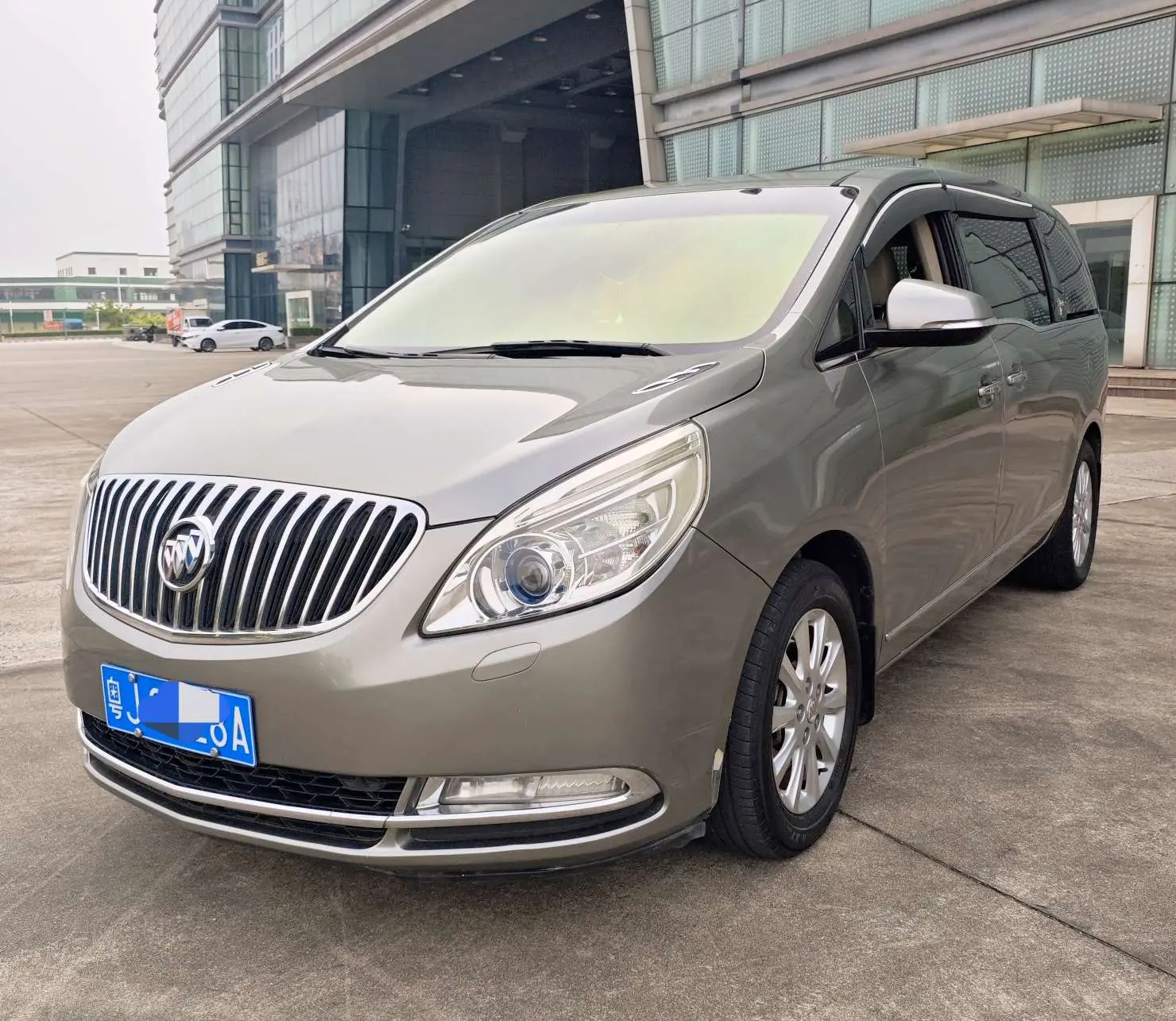 Buick GL8  из Китая