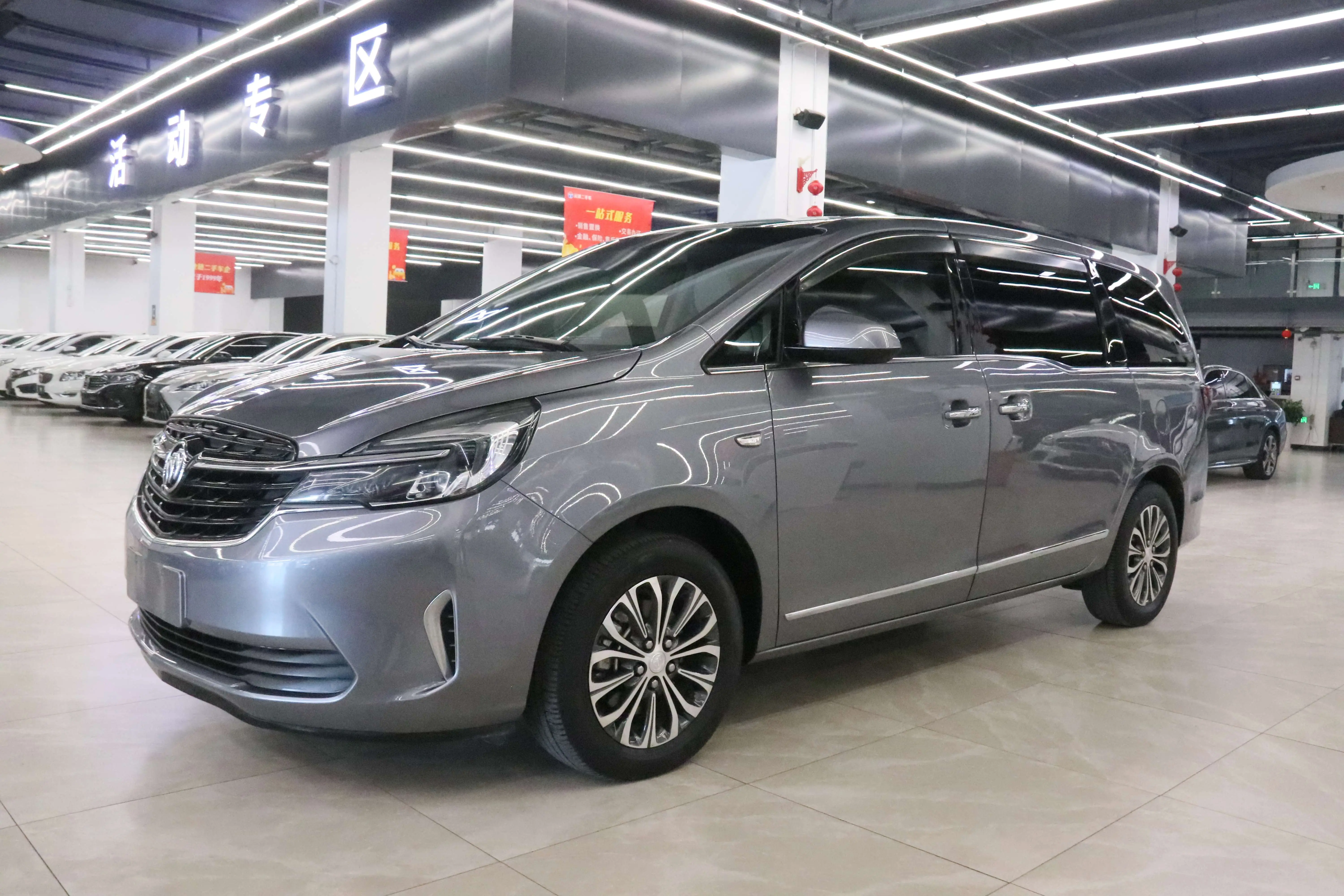 Buick GL8  из Китая