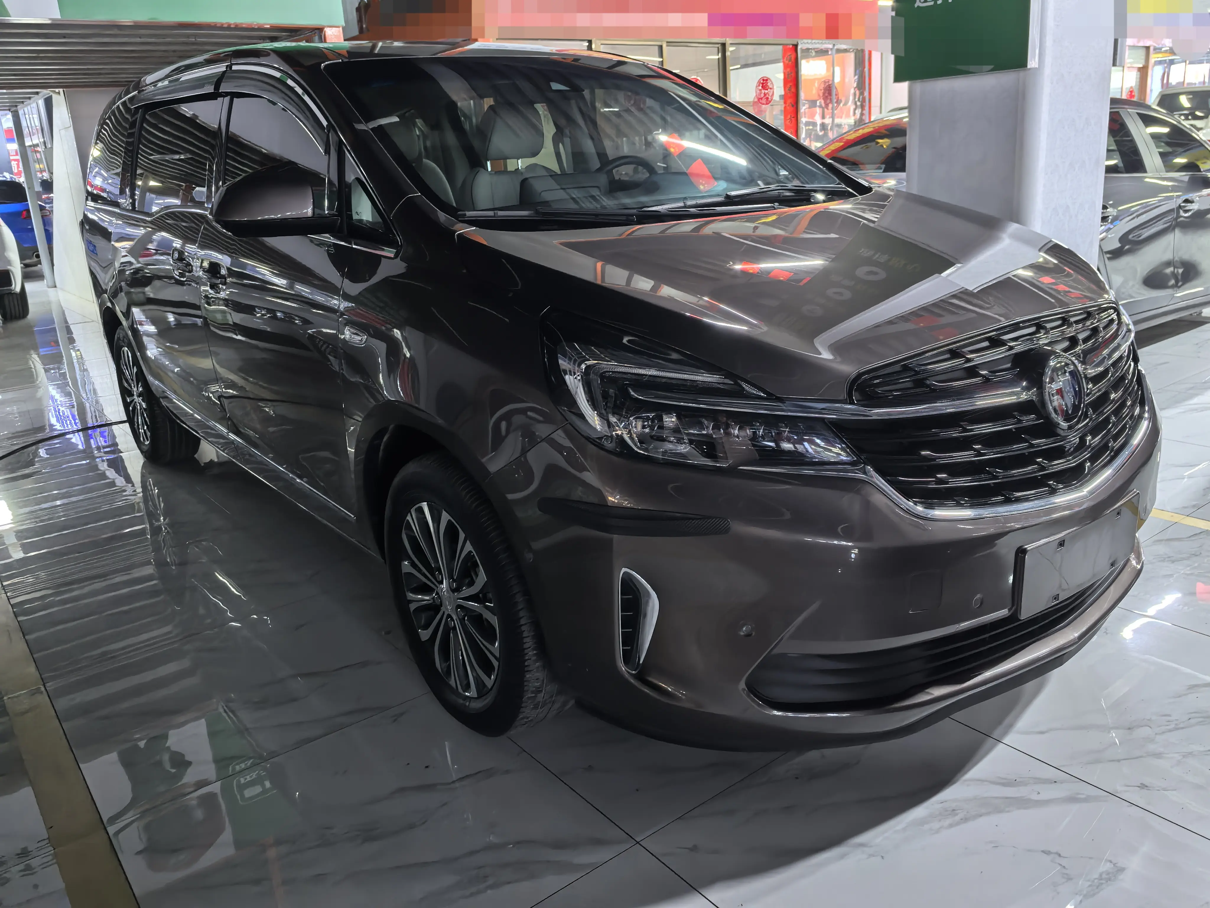 Buick GL8  из Китая