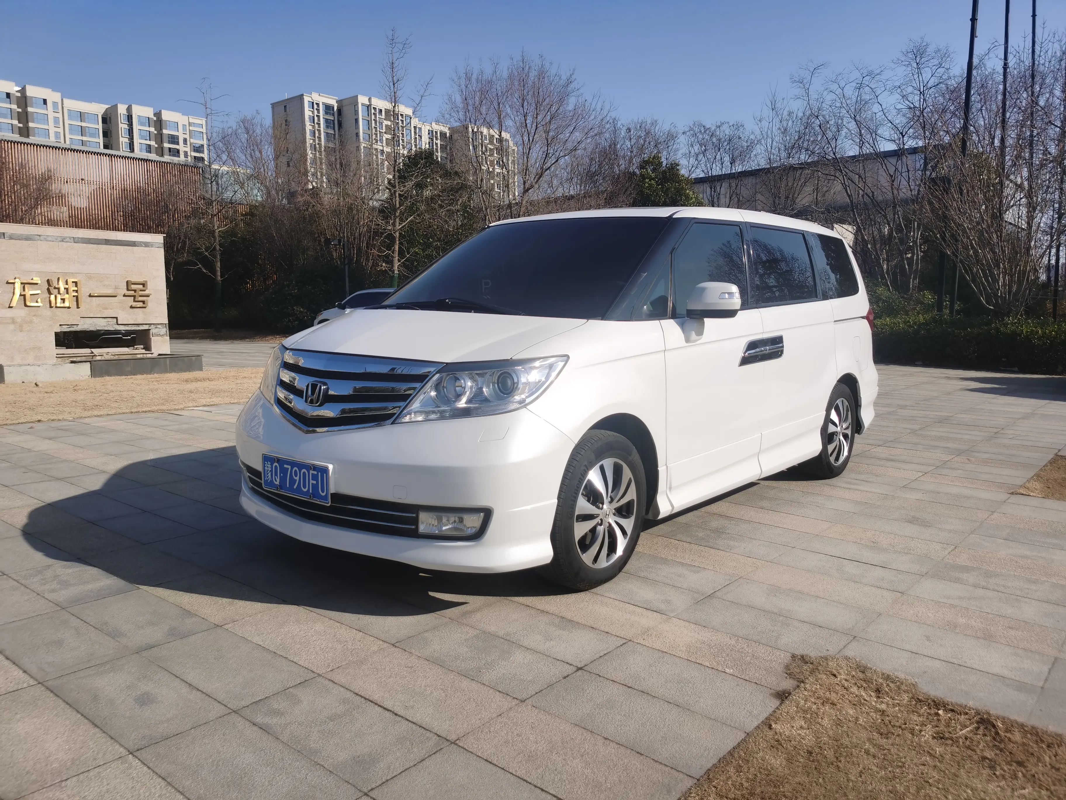 Honda Elysion (Alison)  из Китая