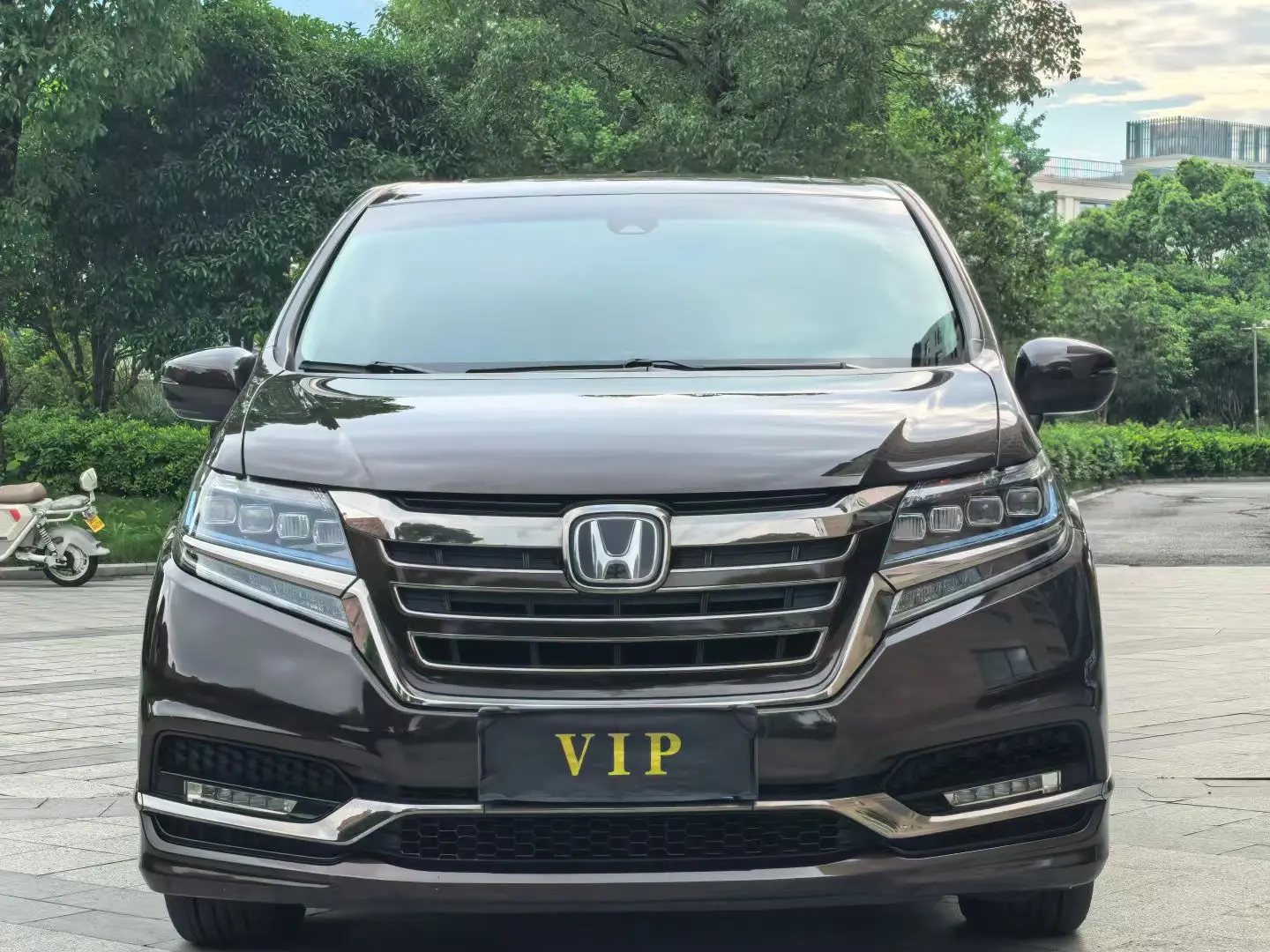 Honda Elysion (Alison)  из Китая