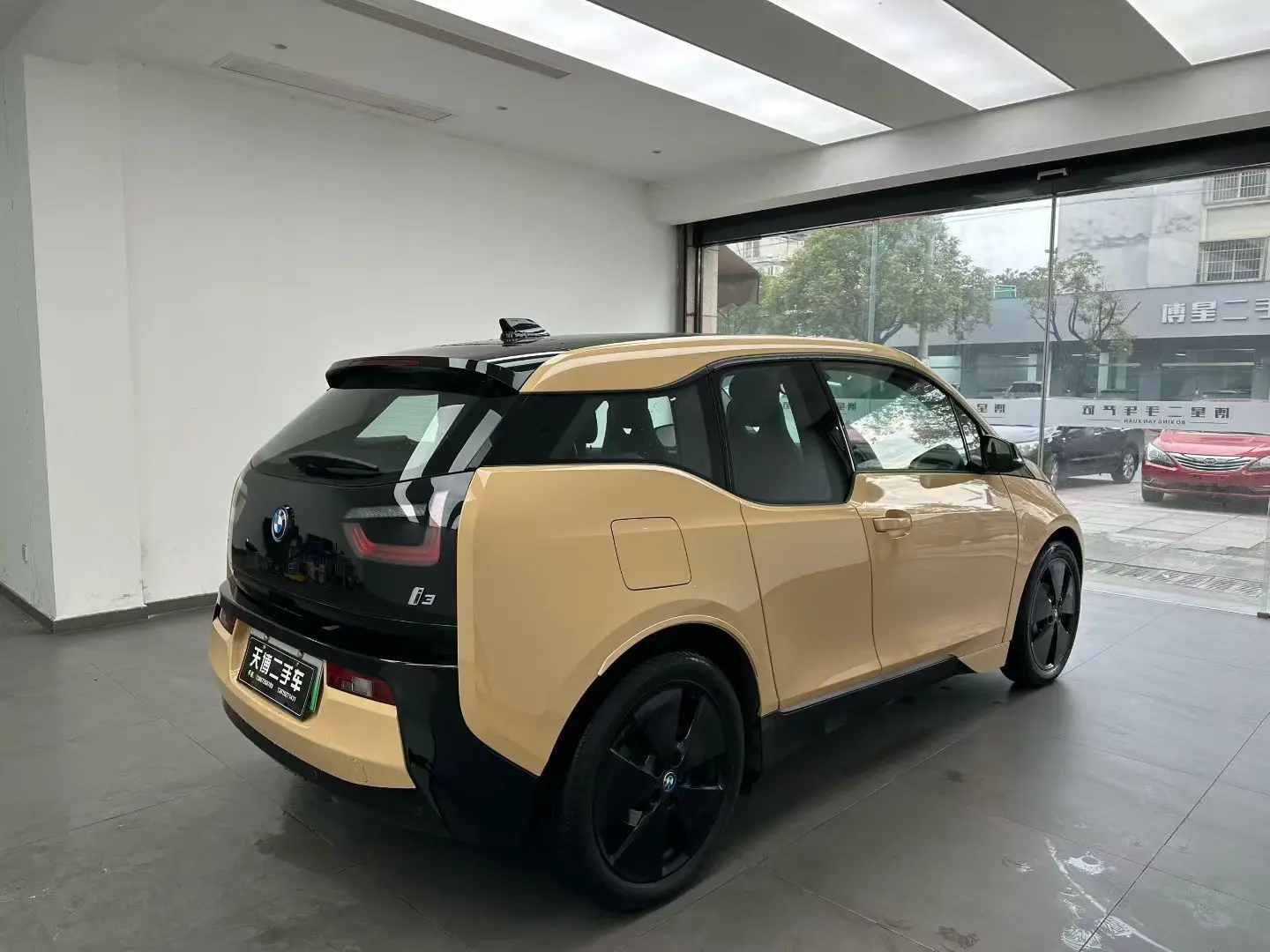 BMW i3  из Китая