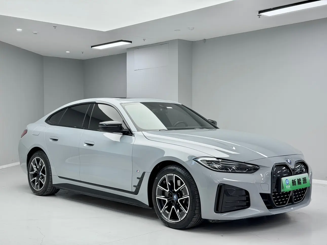 BMW i4  из Китая