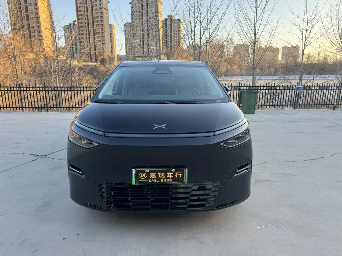 Xpeng X9  из Китая