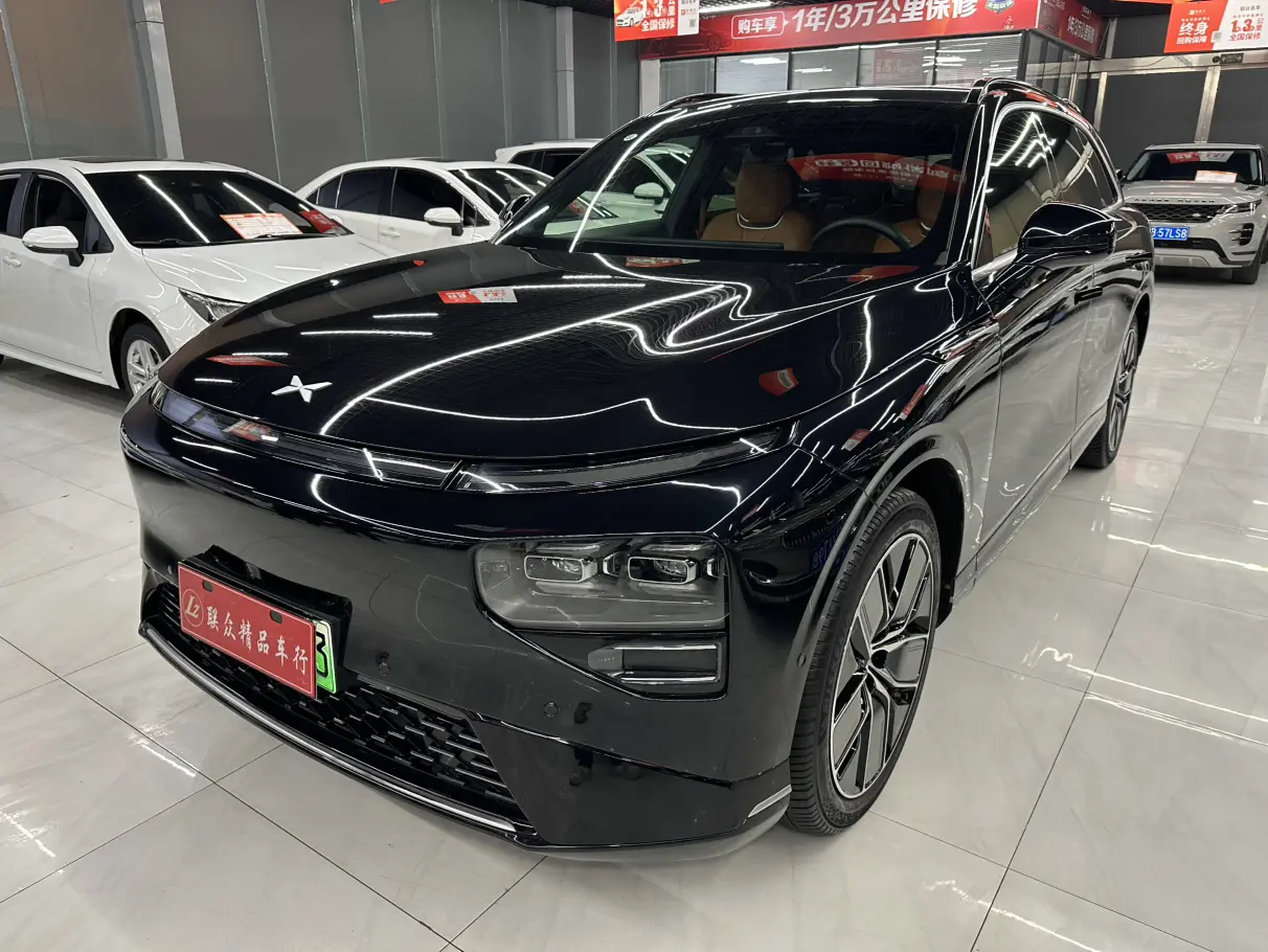 Xpeng G9  из Китая