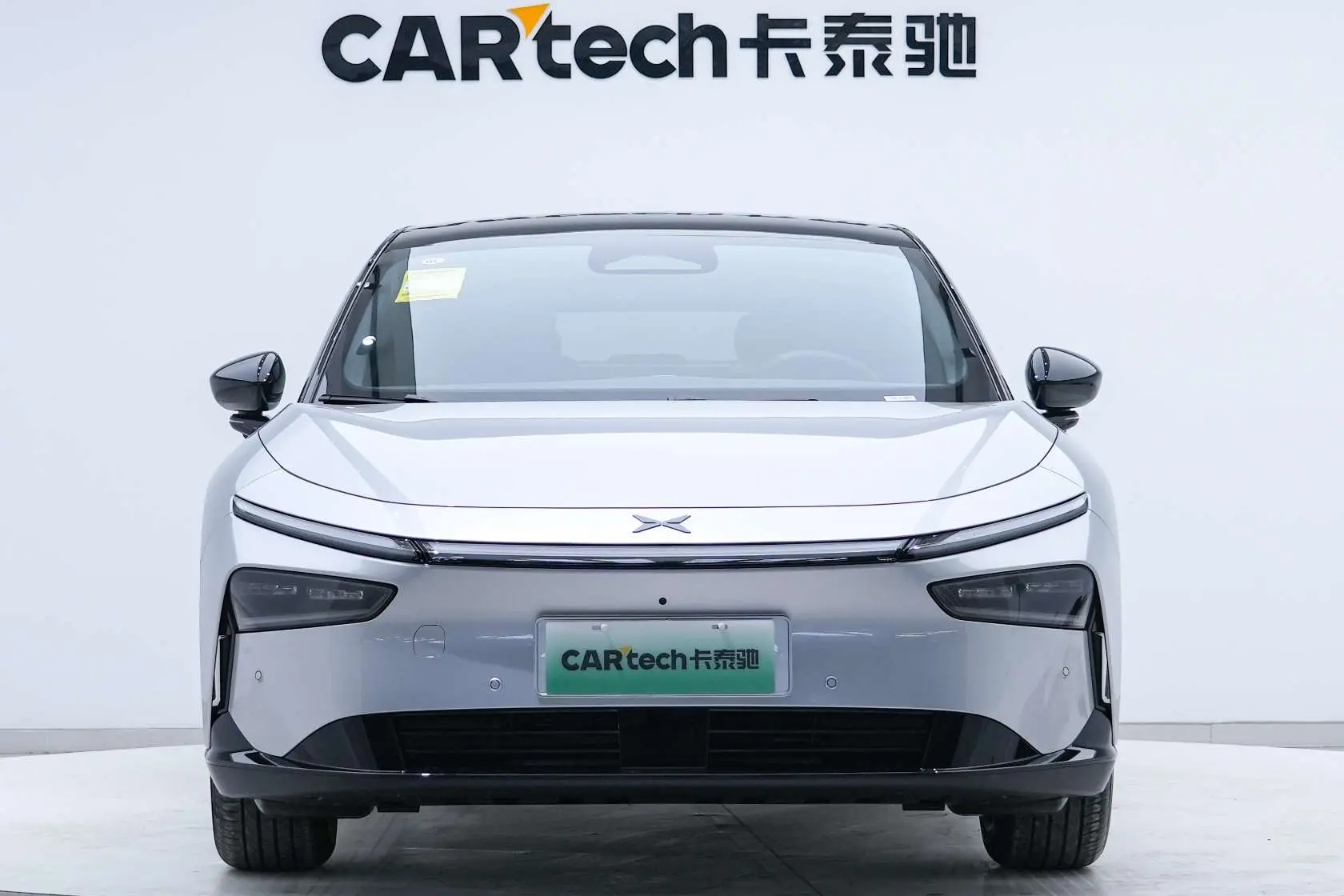 Xpeng P7+  из Китая