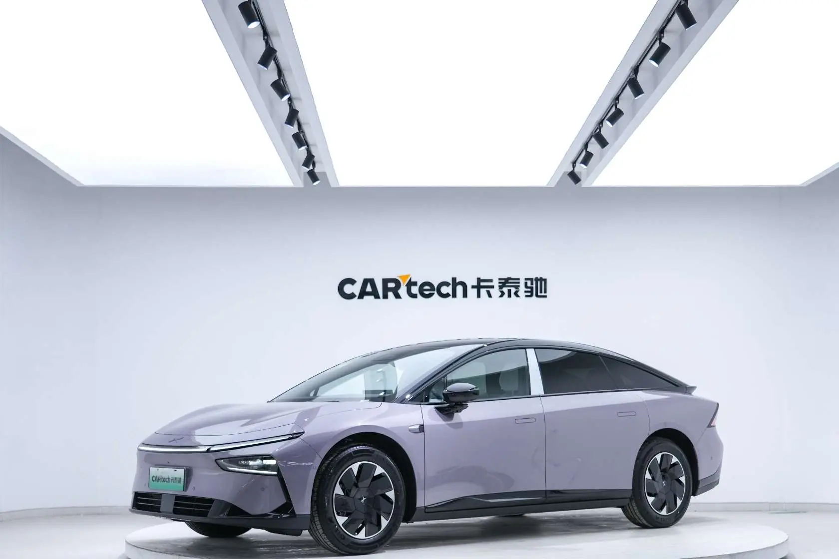 Xpeng P7+  из Китая