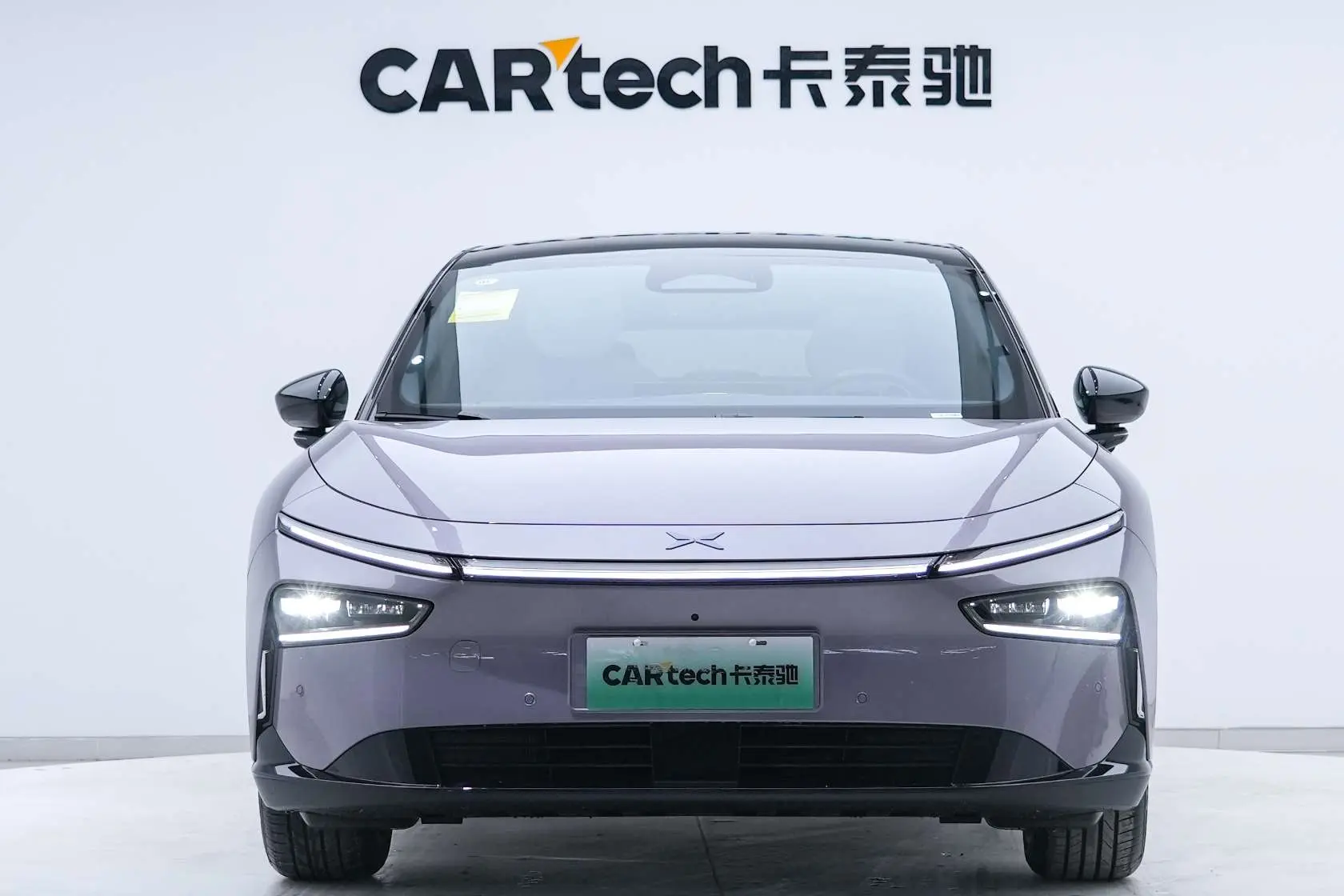 Xpeng P7+  из Китая