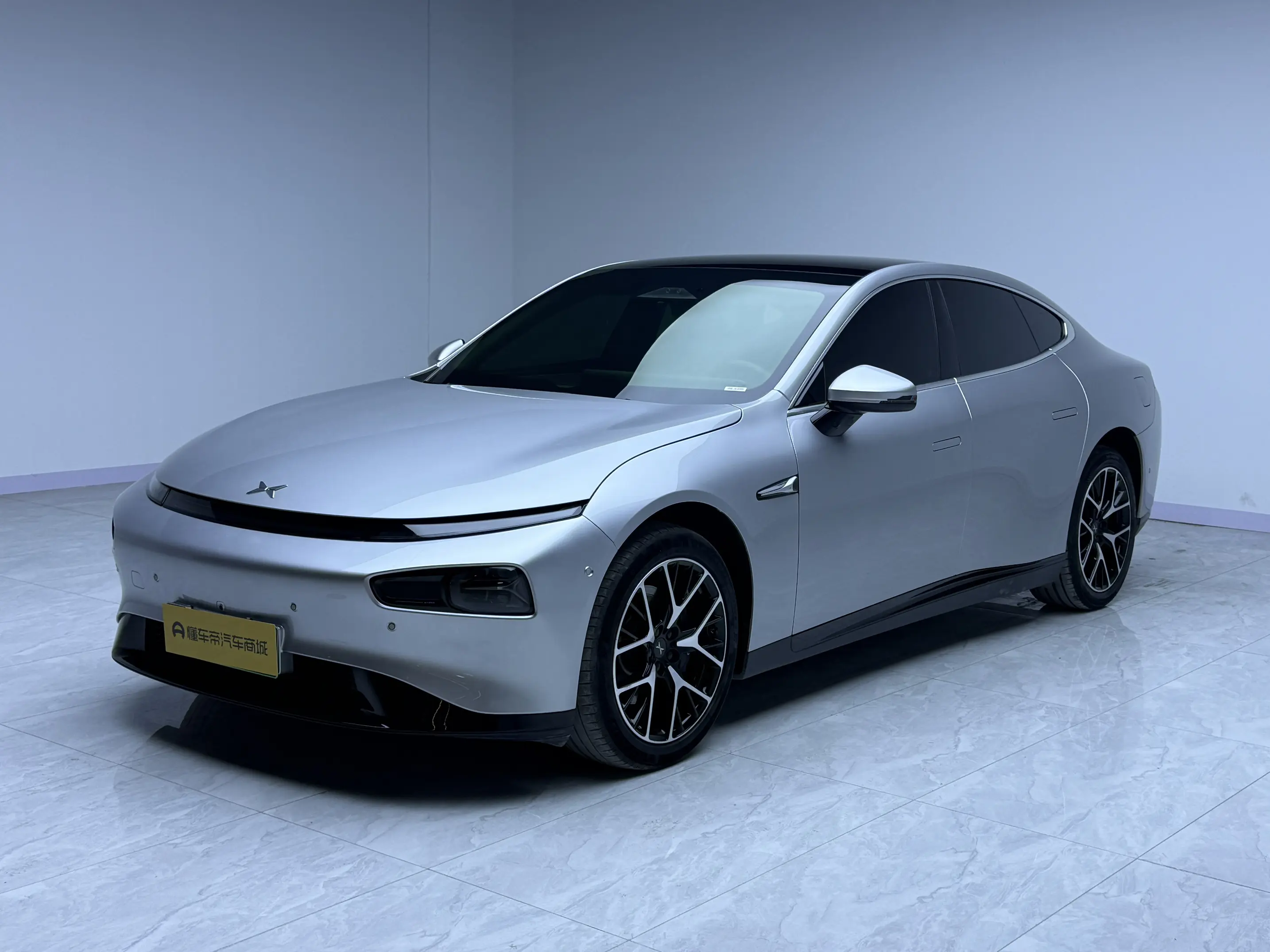 Xpeng P7  из Китая