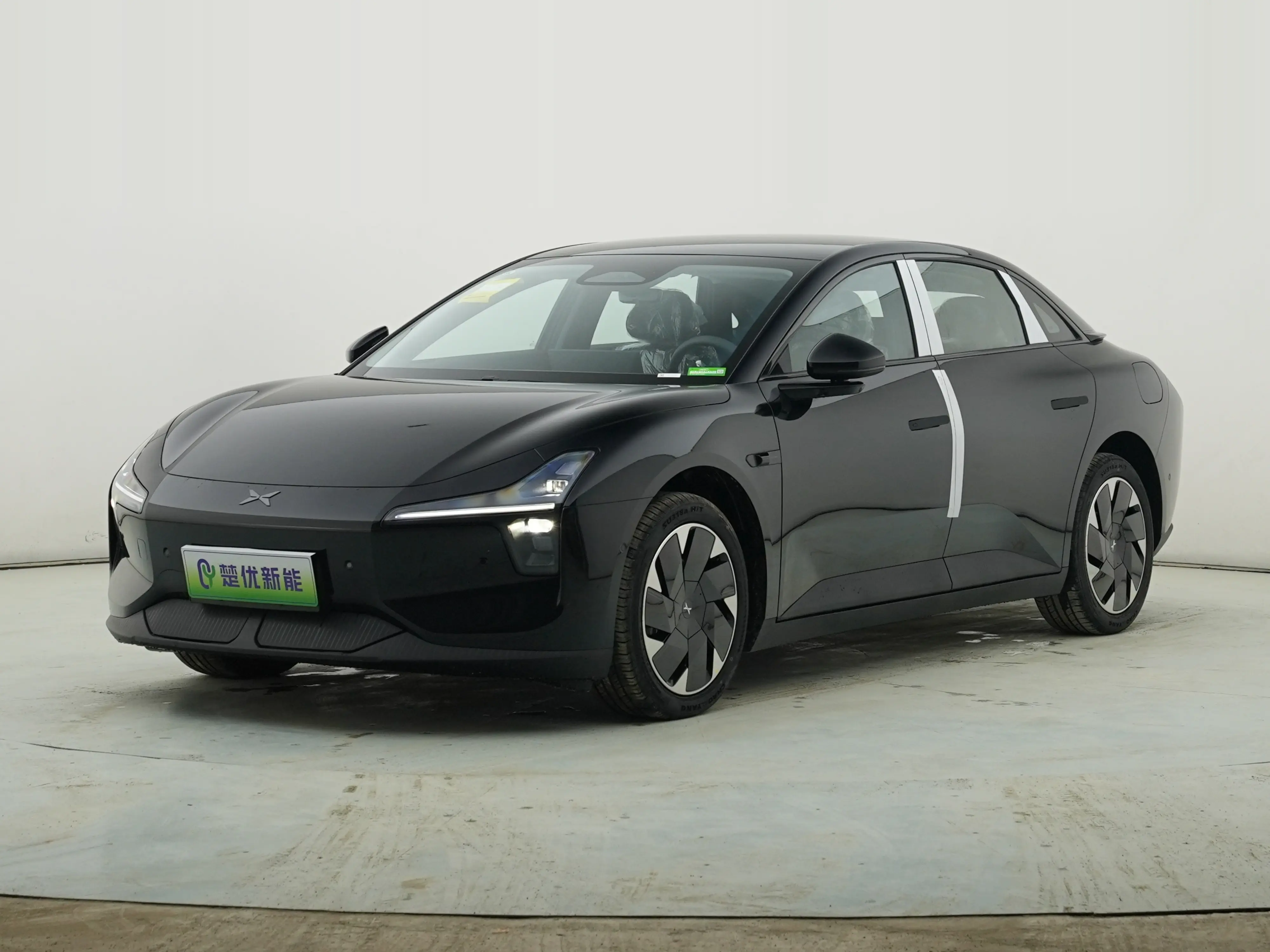 Xpeng Xiaopeng MONA M03  из Китая