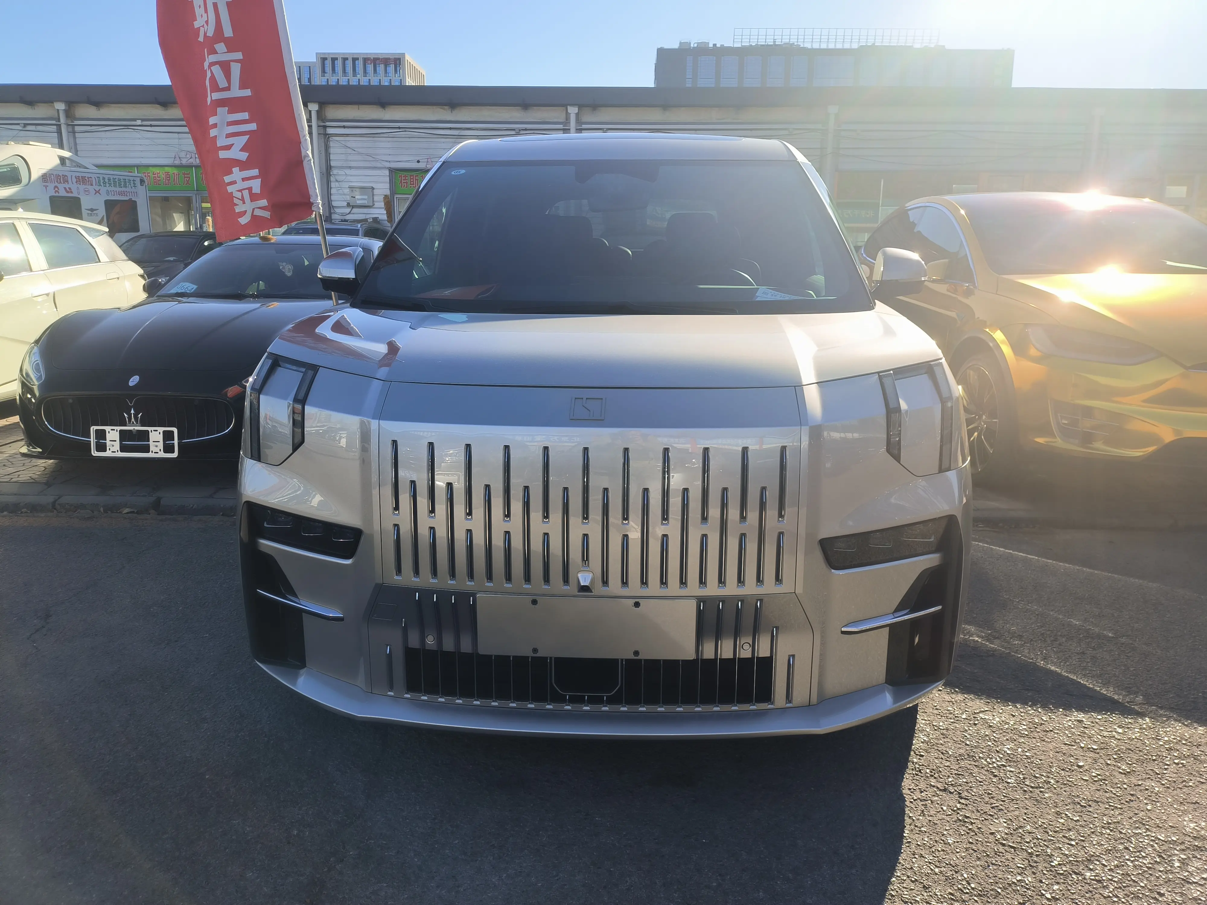 ZEEKR 009  из Китая