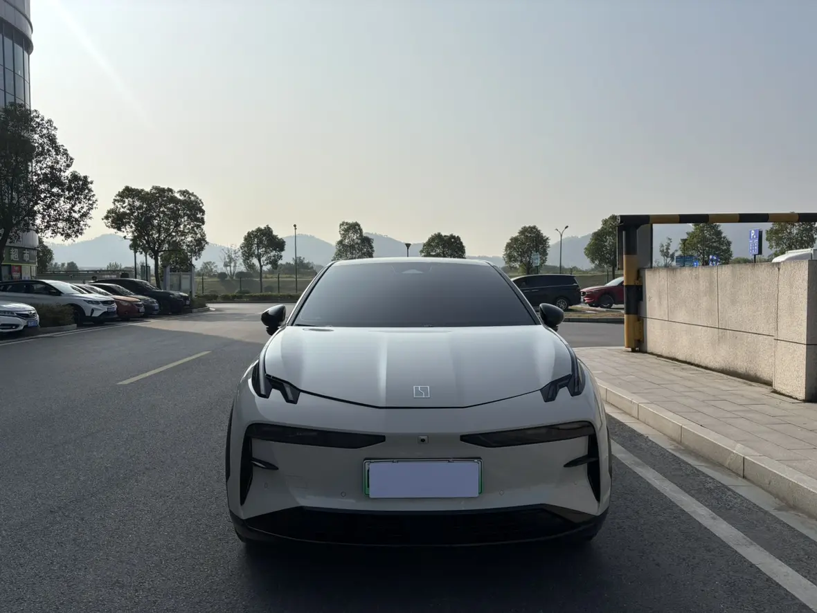 ZEEKR X  из Китая