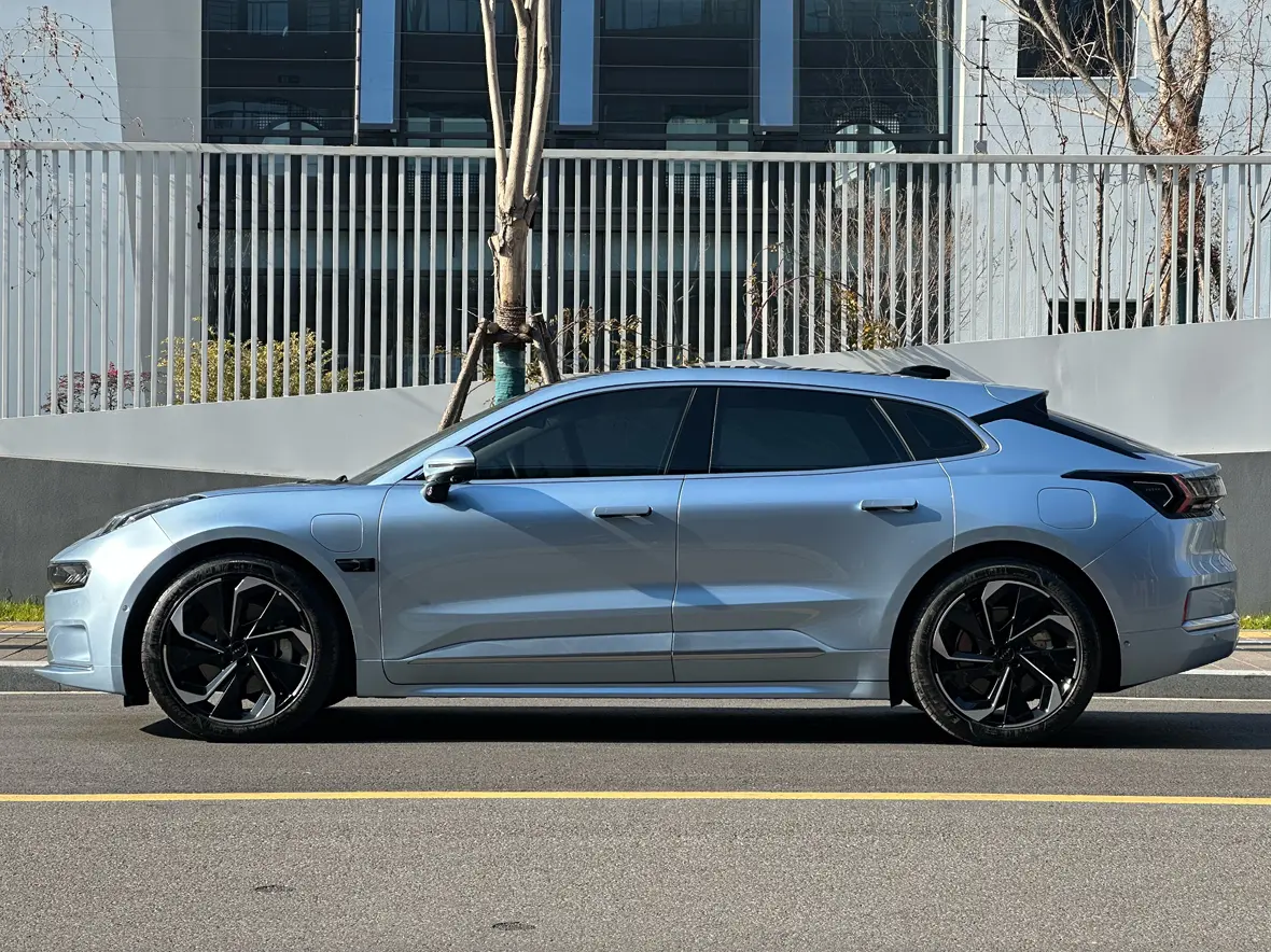 ZEEKR 001  из Китая