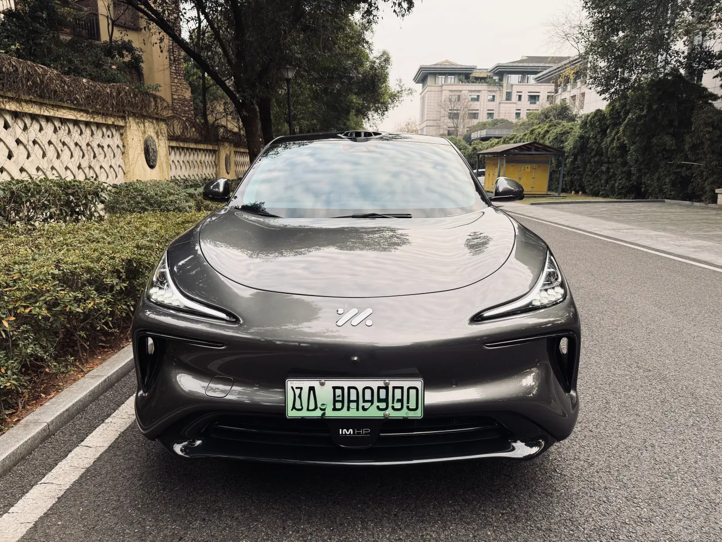 Zhiji LS6  из Китая