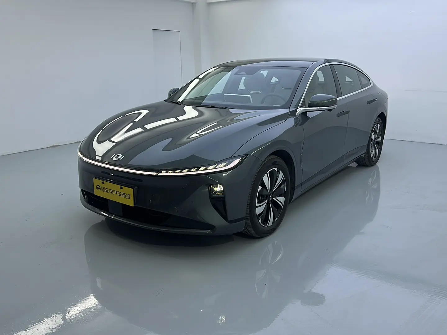 Changan Qiyuan A07  из Китая