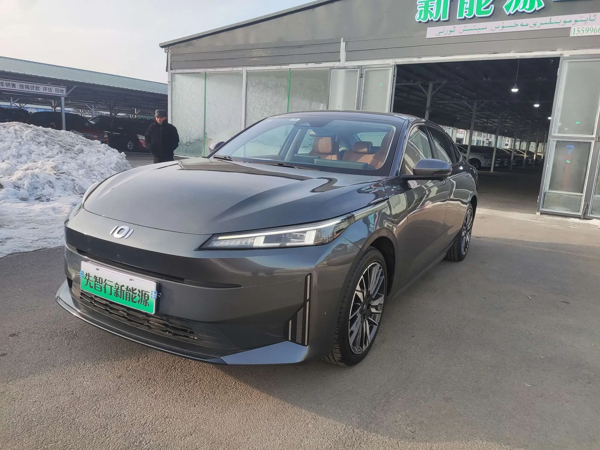 Changan Qiyuan A05  из Китая