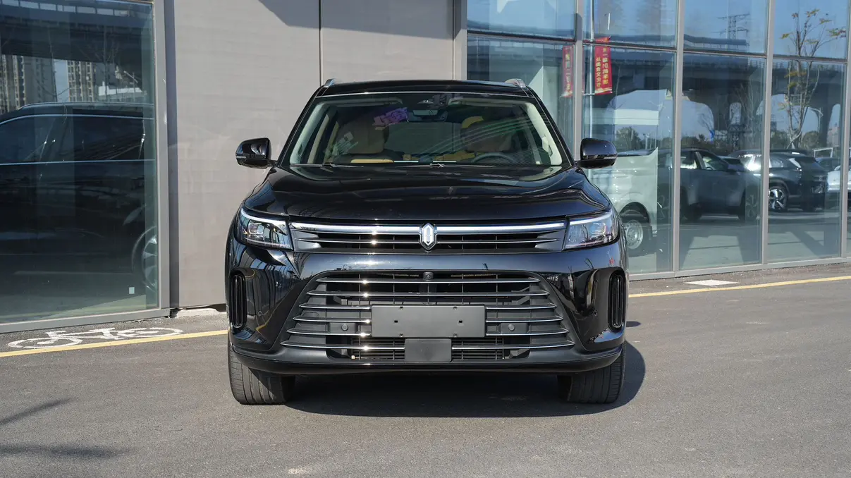 AITO M7 (Wenjie M7)  из Китая