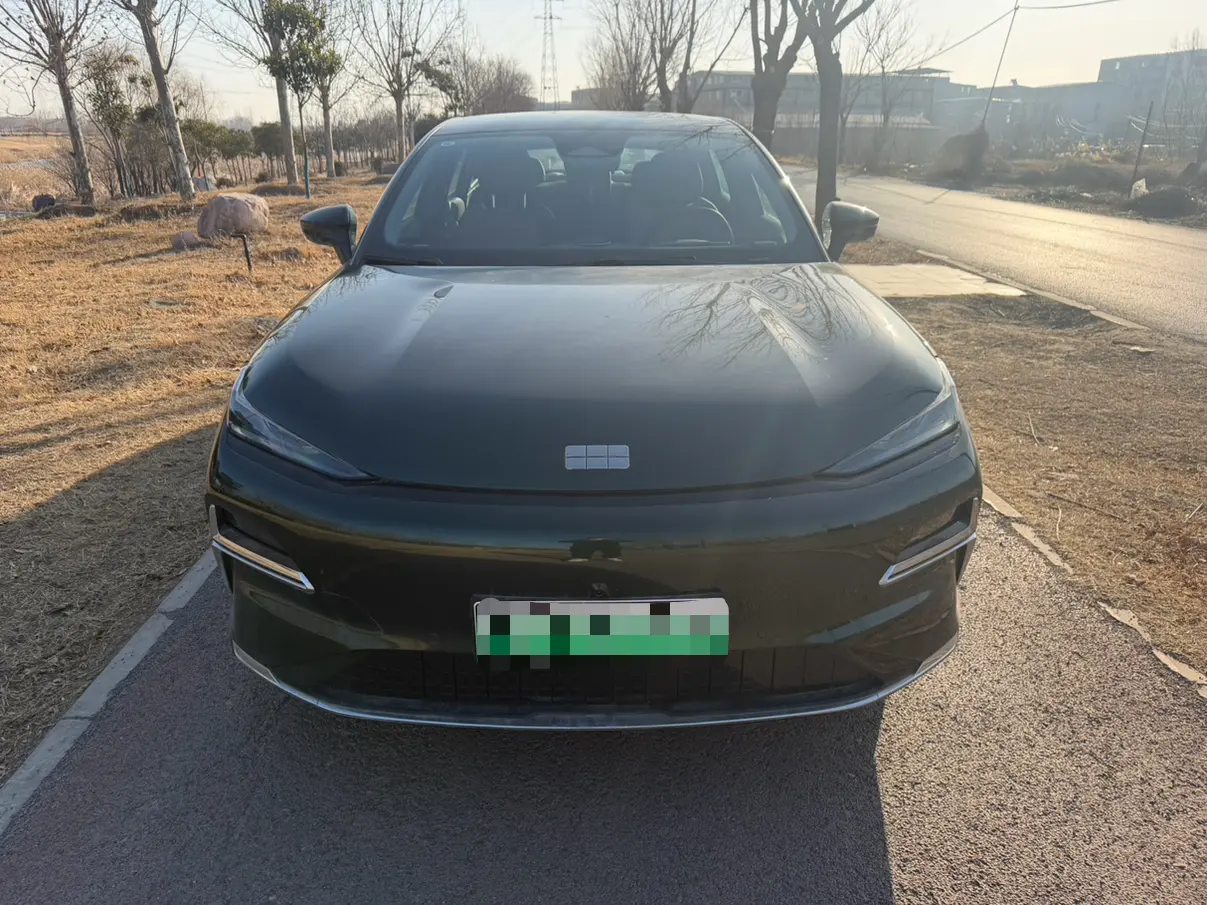 Geely Galaxy Star 8 PHEV  из Китая