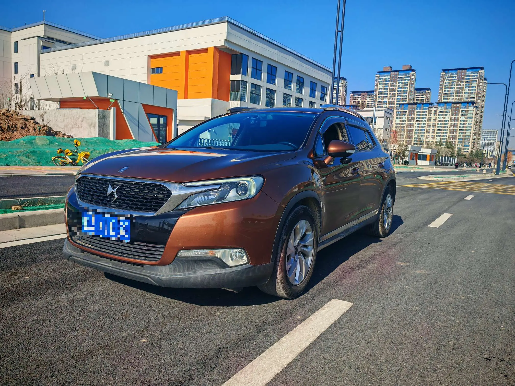 DS 6  из Китая