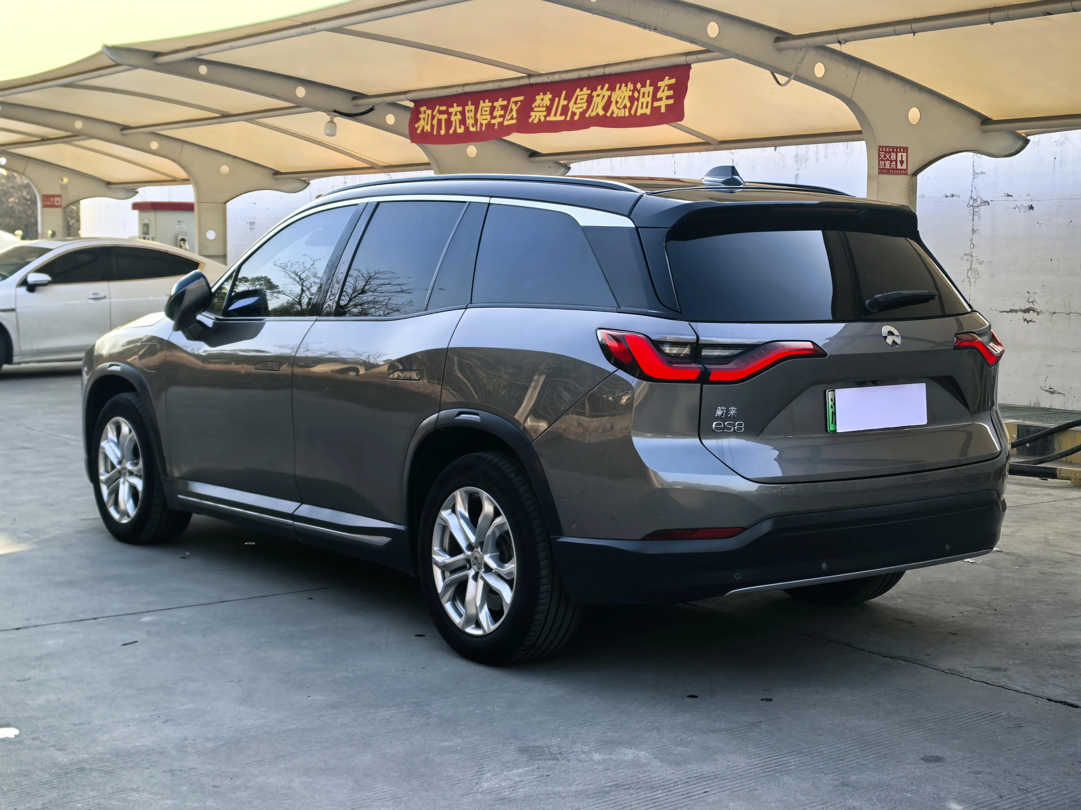 NIO ES8  из Китая