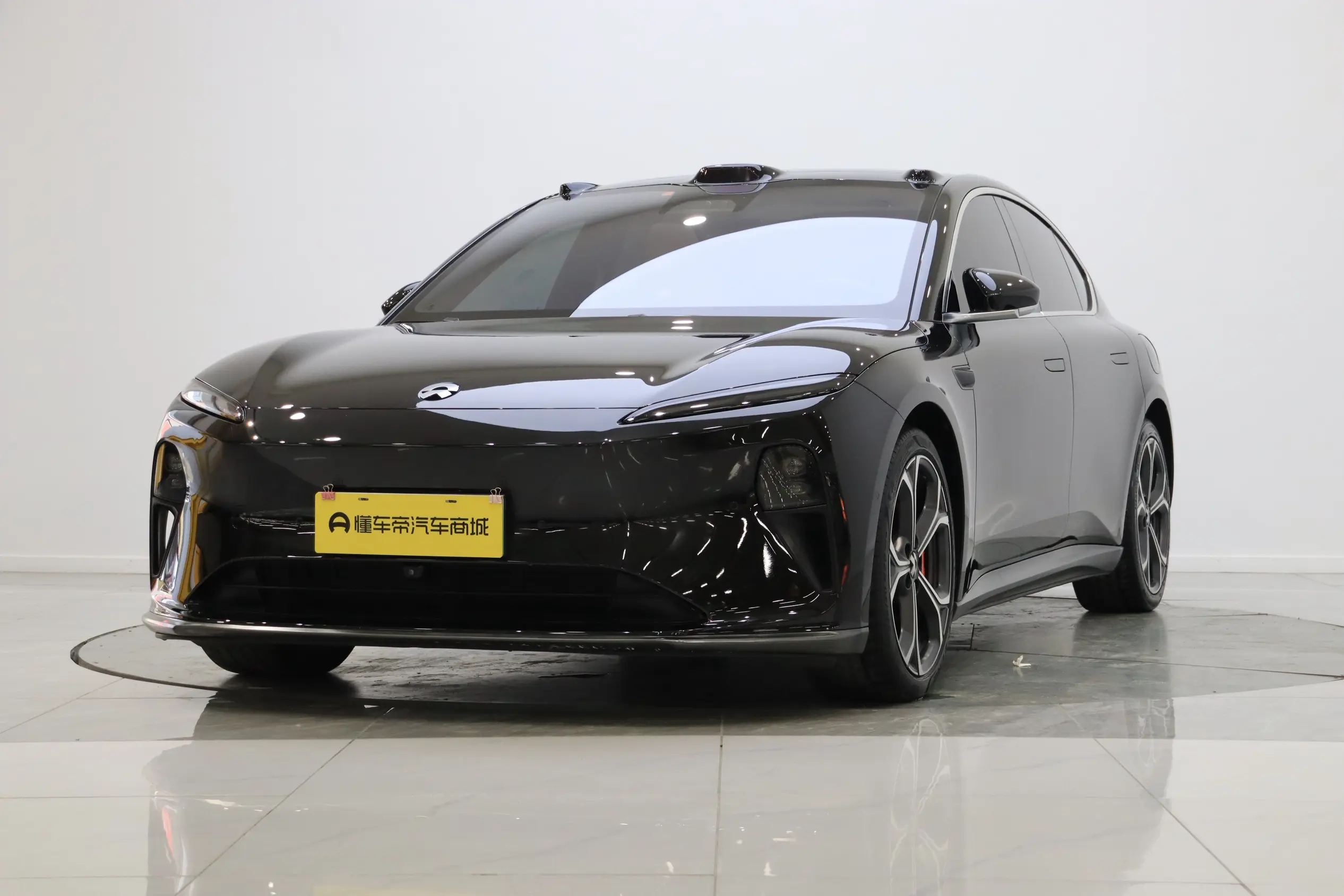 NIO ET5  из Китая