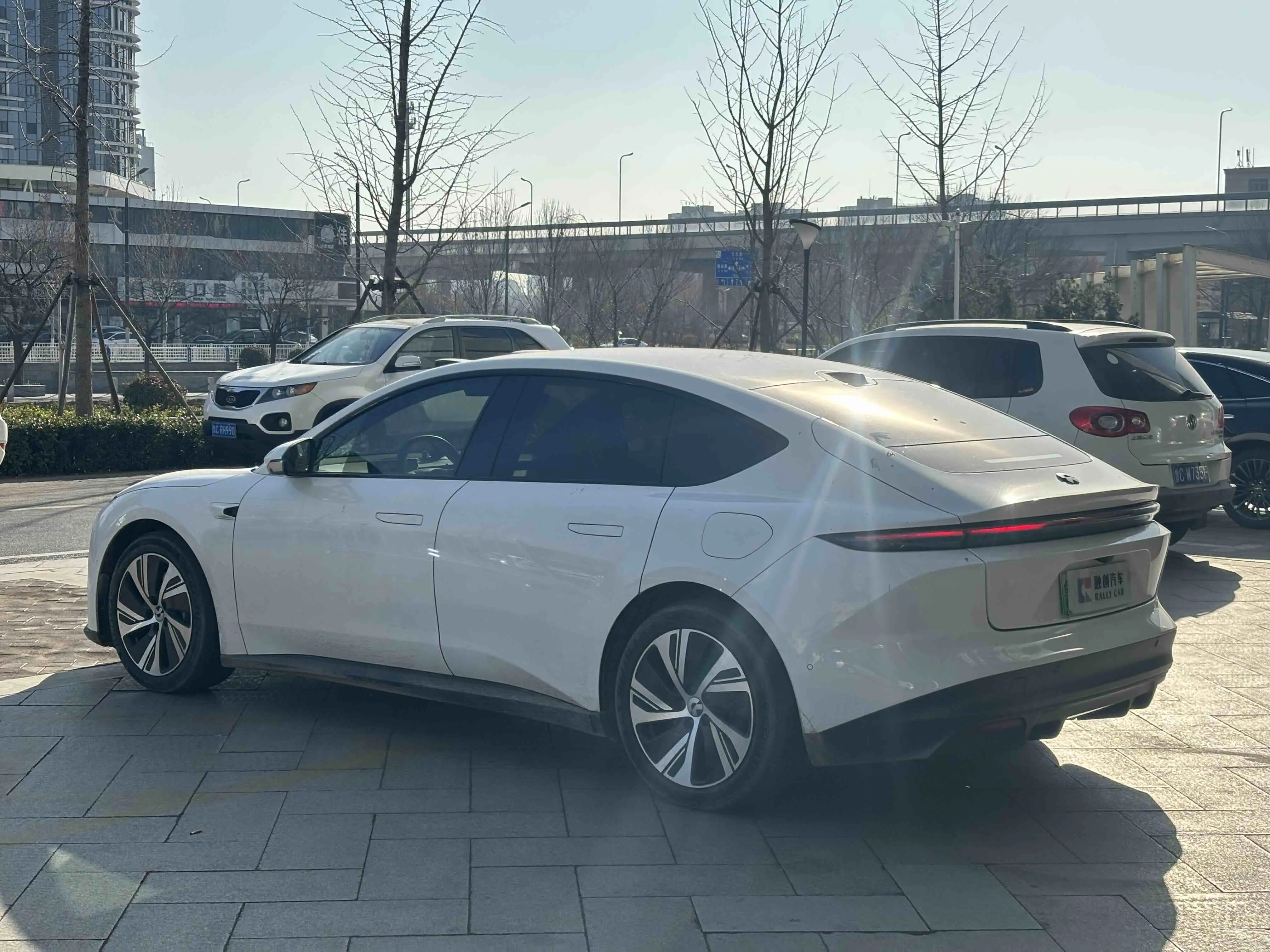 NIO ET5  из Китая