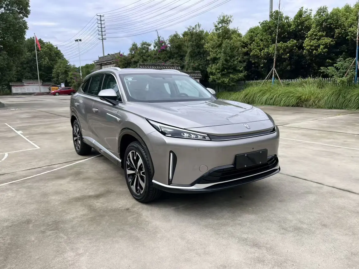 Roewe D5X DMH  из Китая