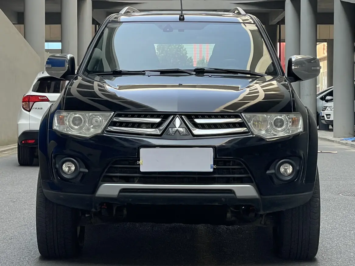 Mitsubishi Pajero Jinchang  из Китая