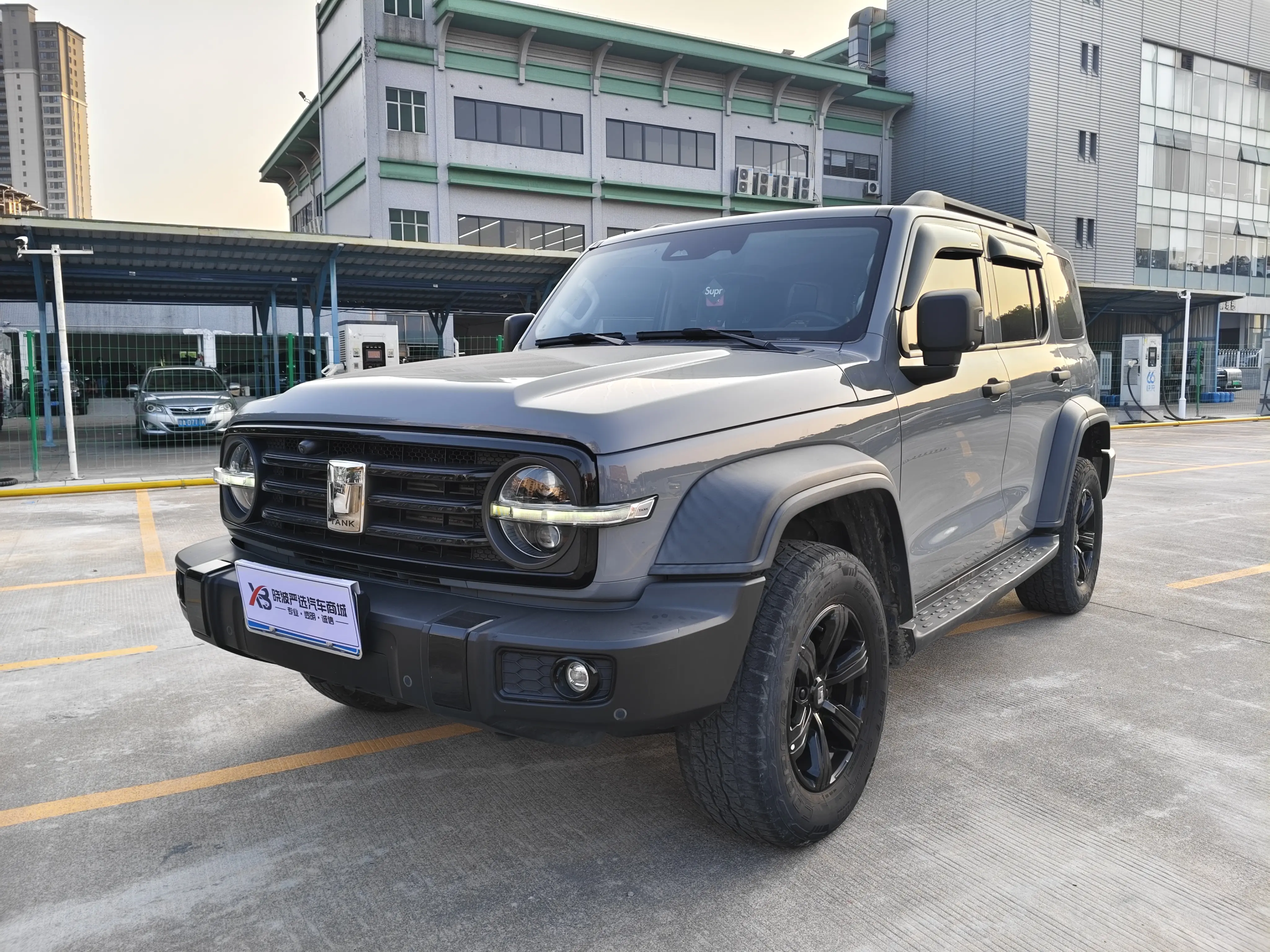 Tank 300  из Китая