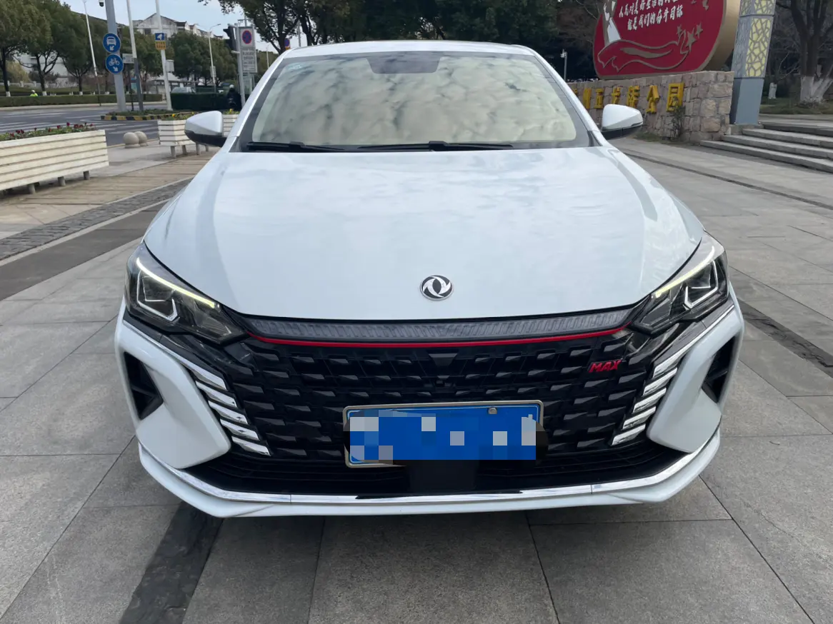 Dongfeng Yixuan MAX  из Китая