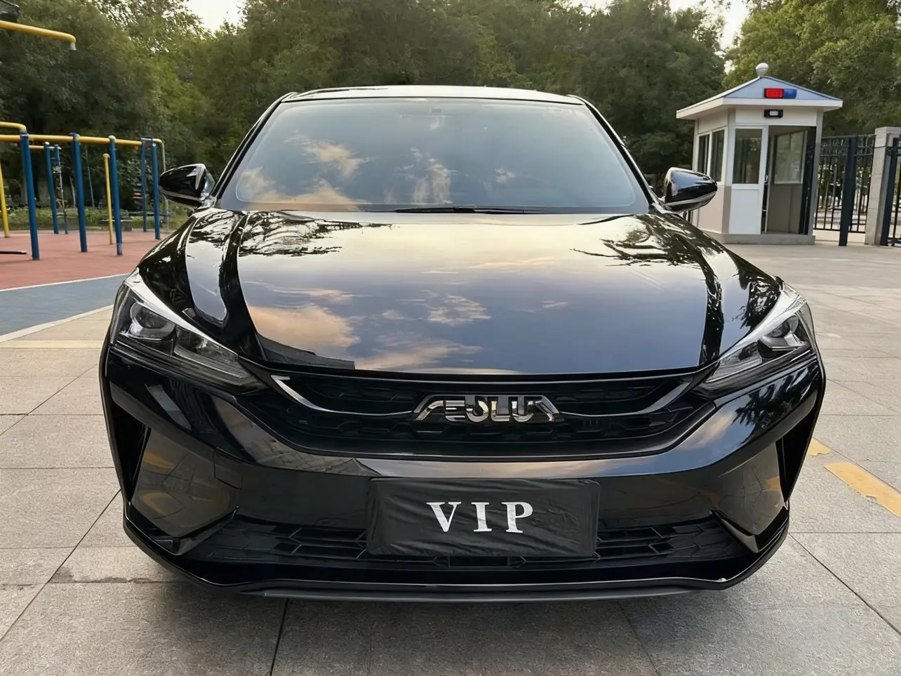 Dongfeng Yixuan  из Китая