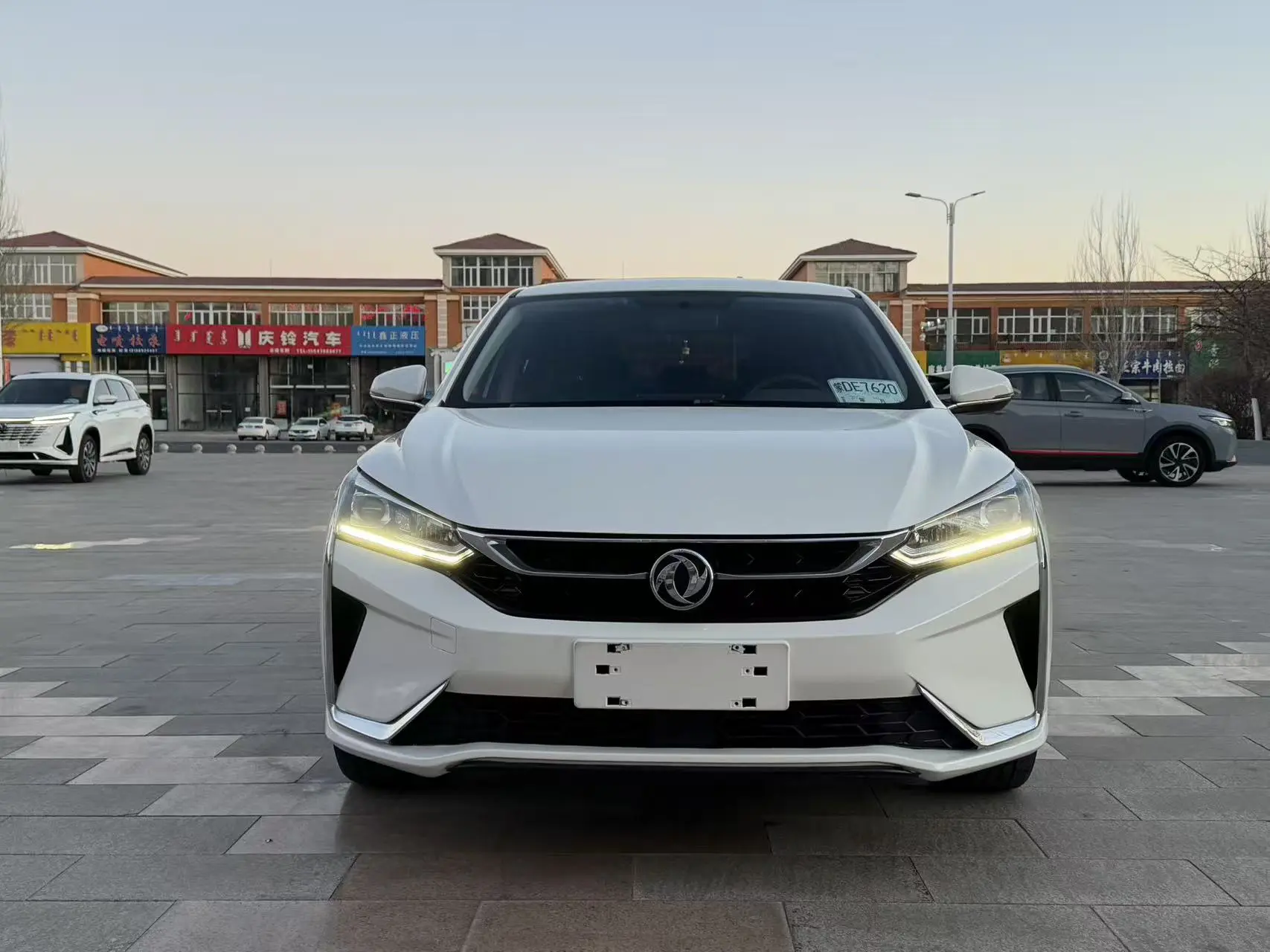 Dongfeng Yixuan  из Китая