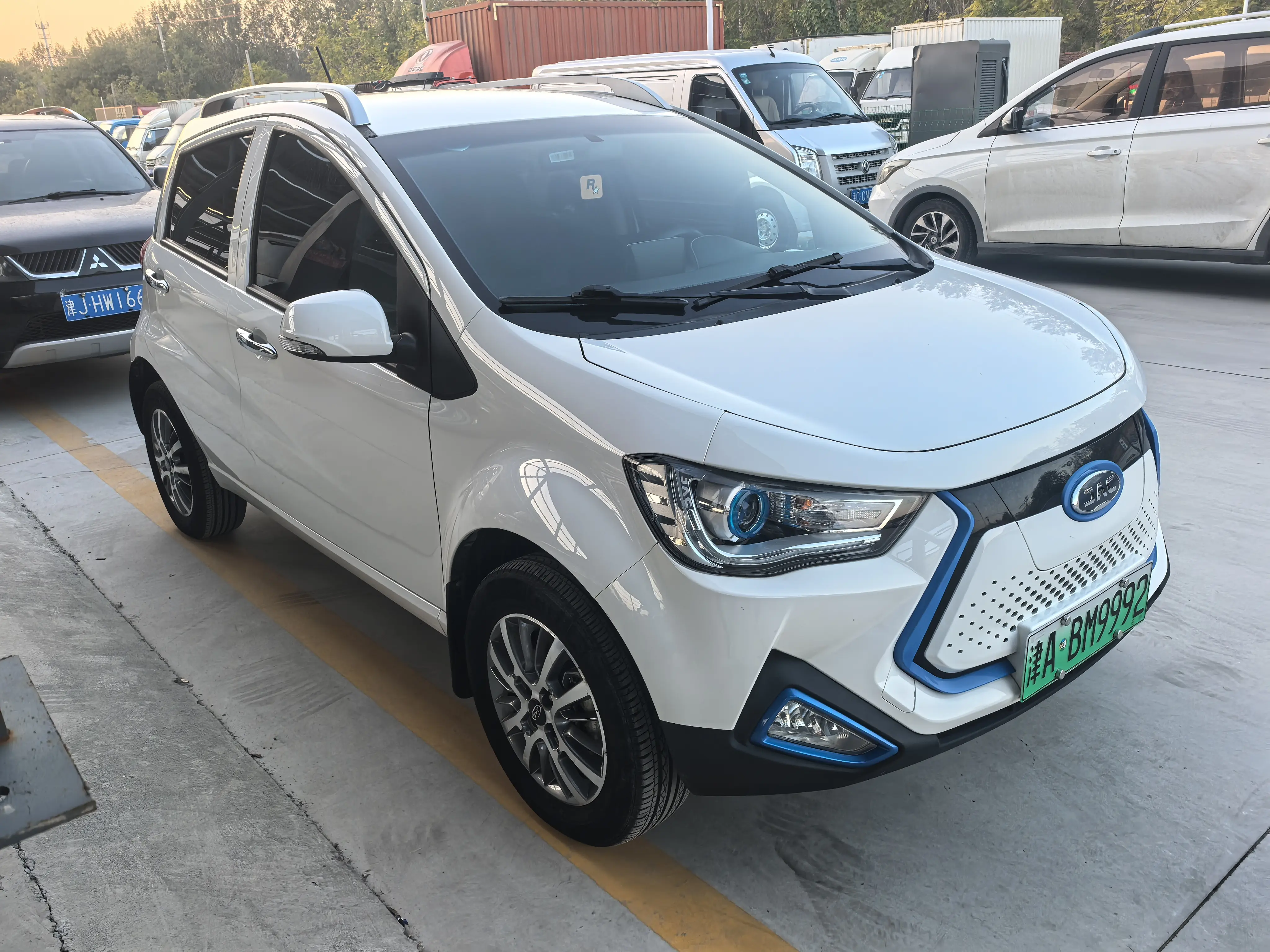 Jiangxi JAC iEV6E  из Китая