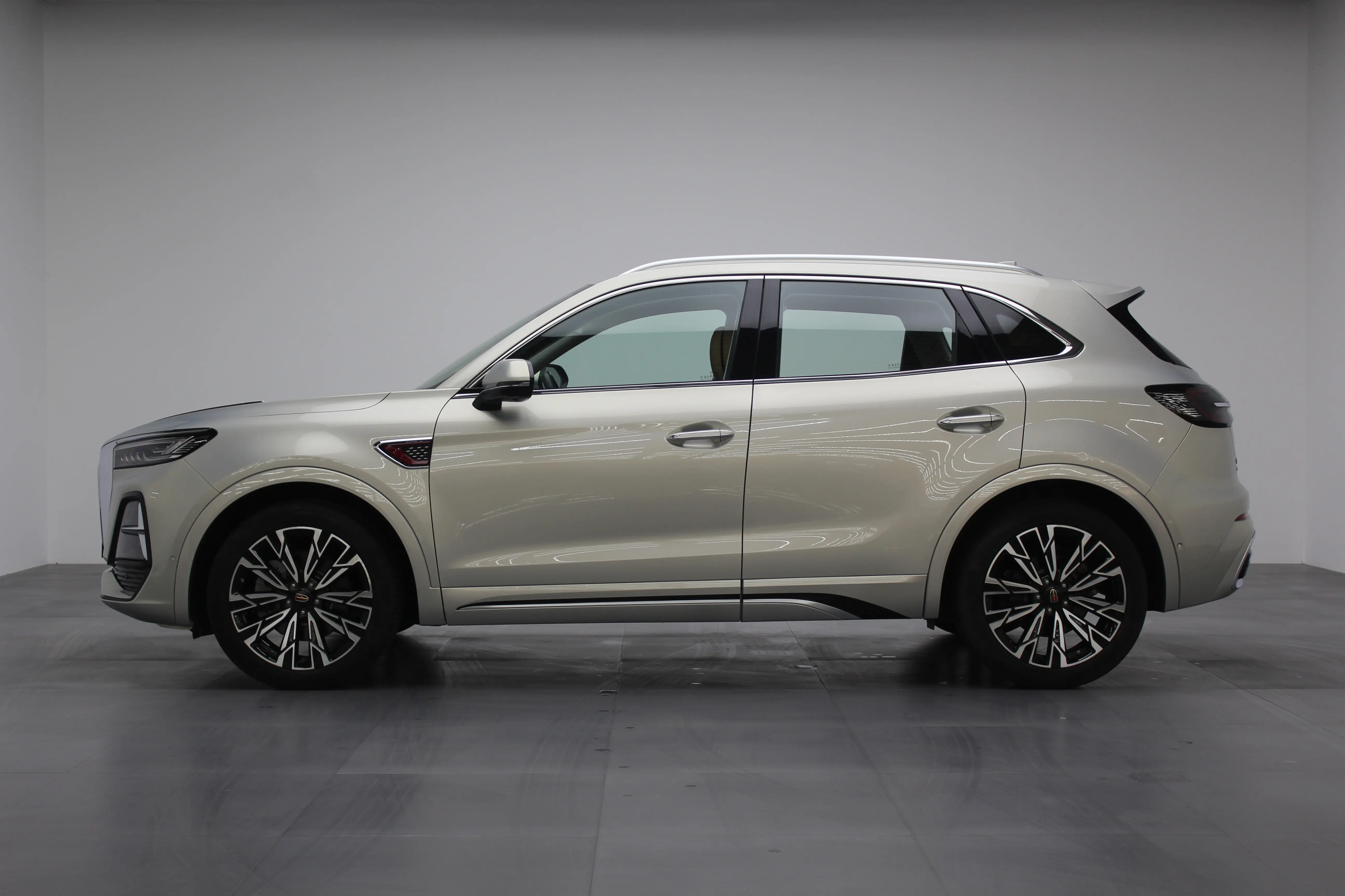 Hongqi HS5  из Китая