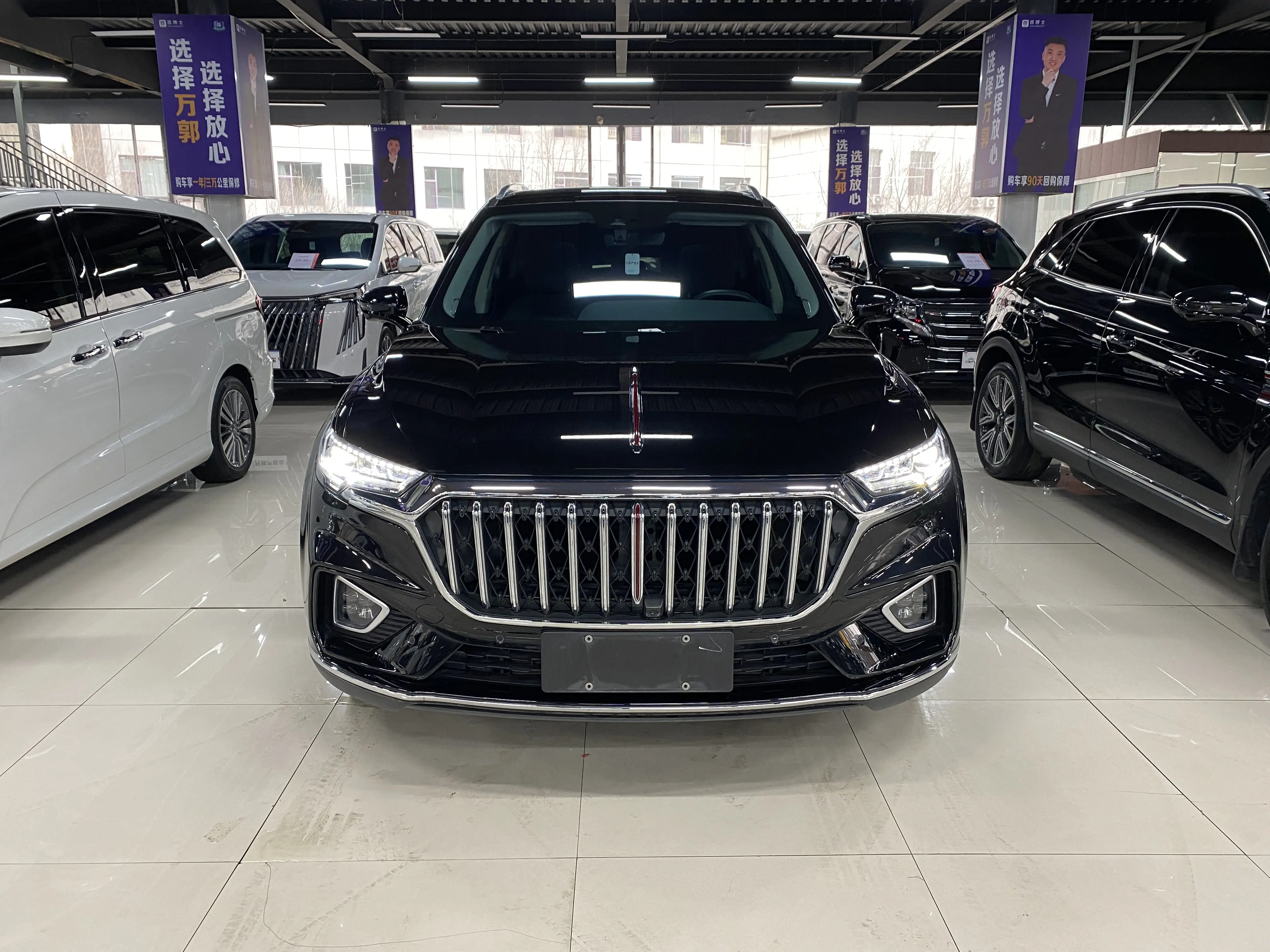 Hongqi HS5  из Китая