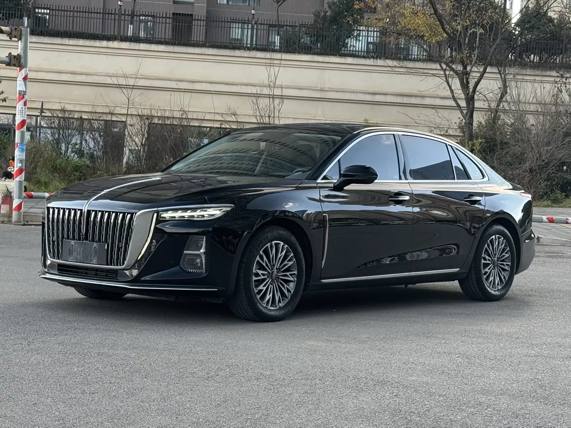 Hongqi H5  из Китая